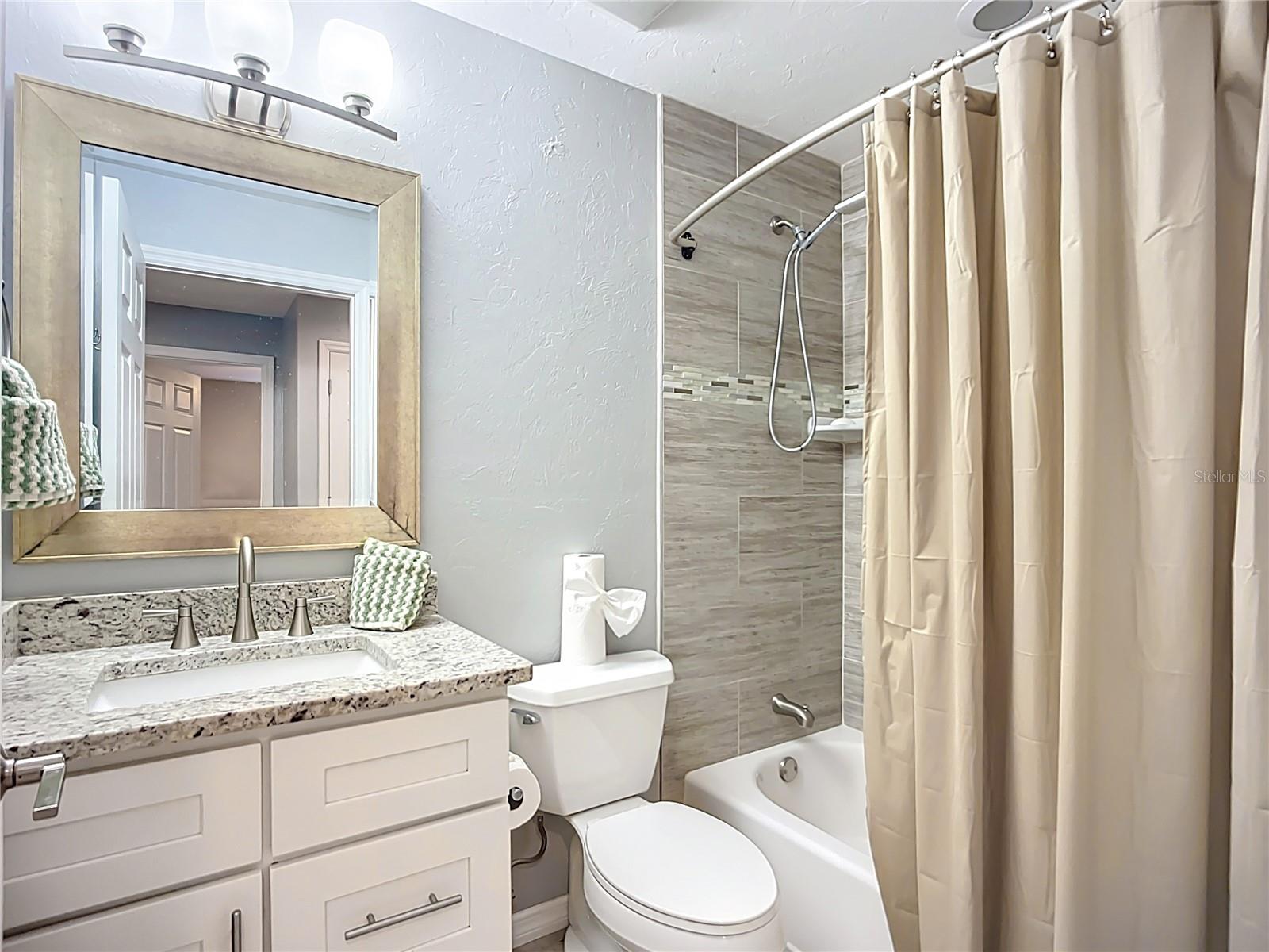 505 E LAKE DR, SARASOTA, FL, 34232