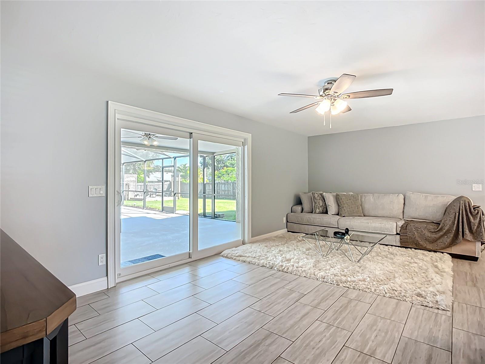 505 E LAKE DR, SARASOTA, FL, 34232