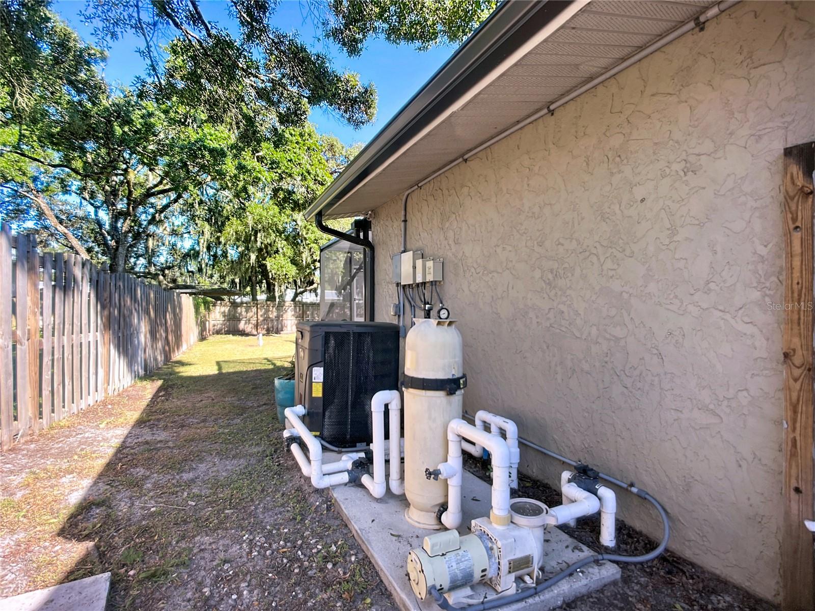 505 E LAKE DR, SARASOTA, FL, 34232