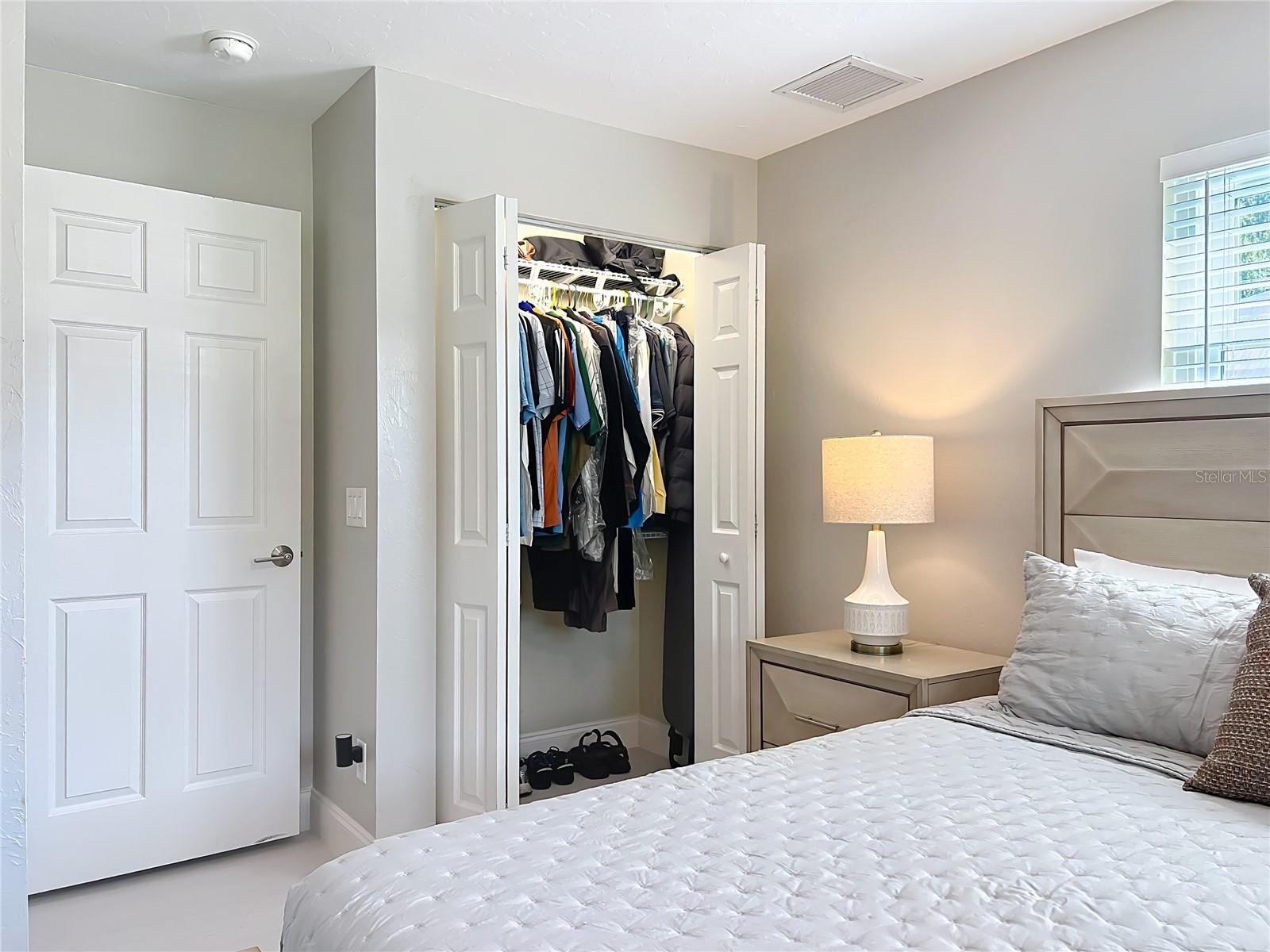 505 E LAKE DR, SARASOTA, FL, 34232