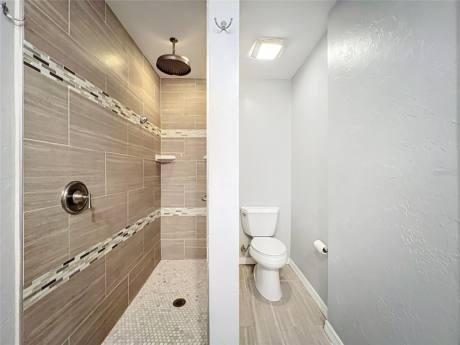 505 E LAKE DR, SARASOTA, FL, 34232