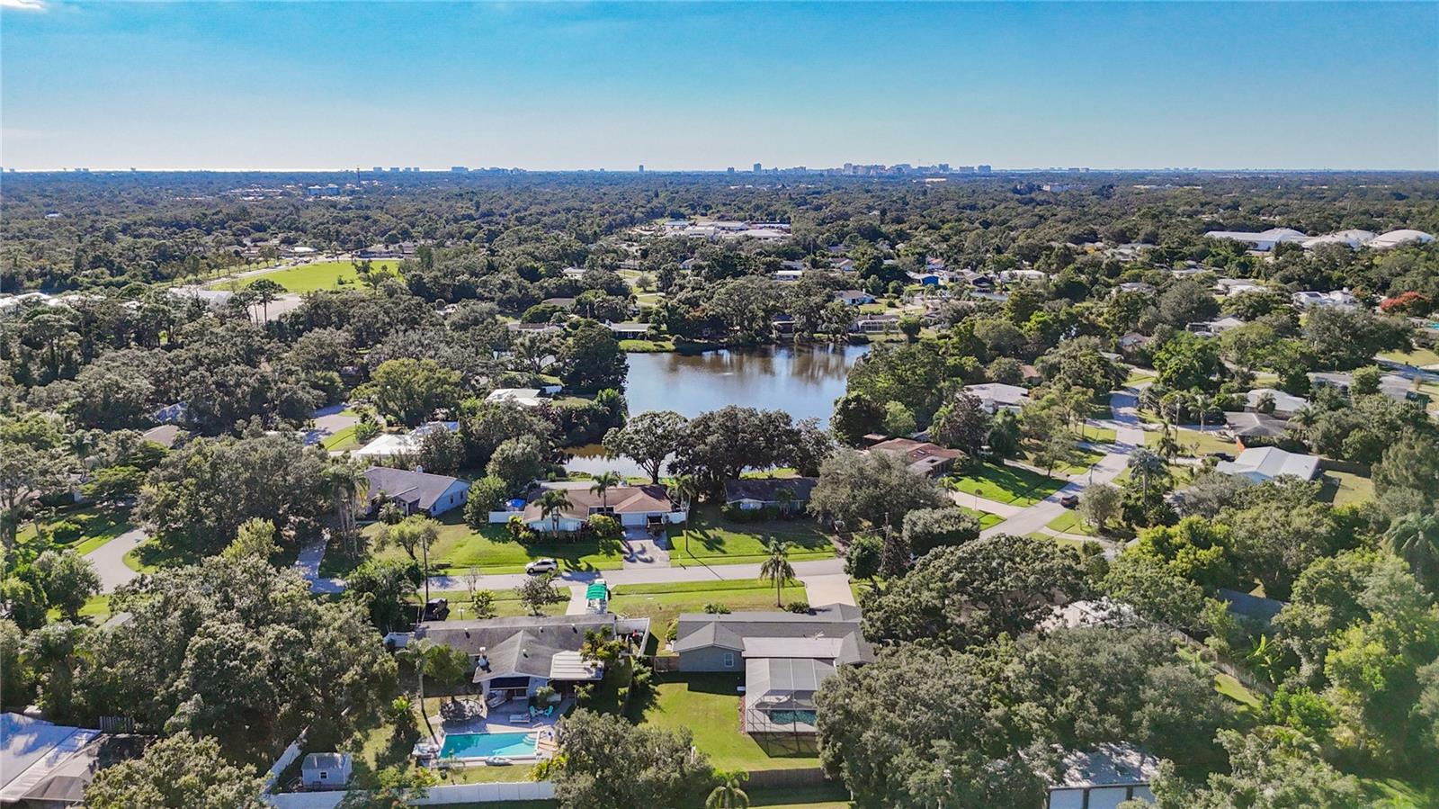 505 E LAKE DR, SARASOTA, FL, 34232