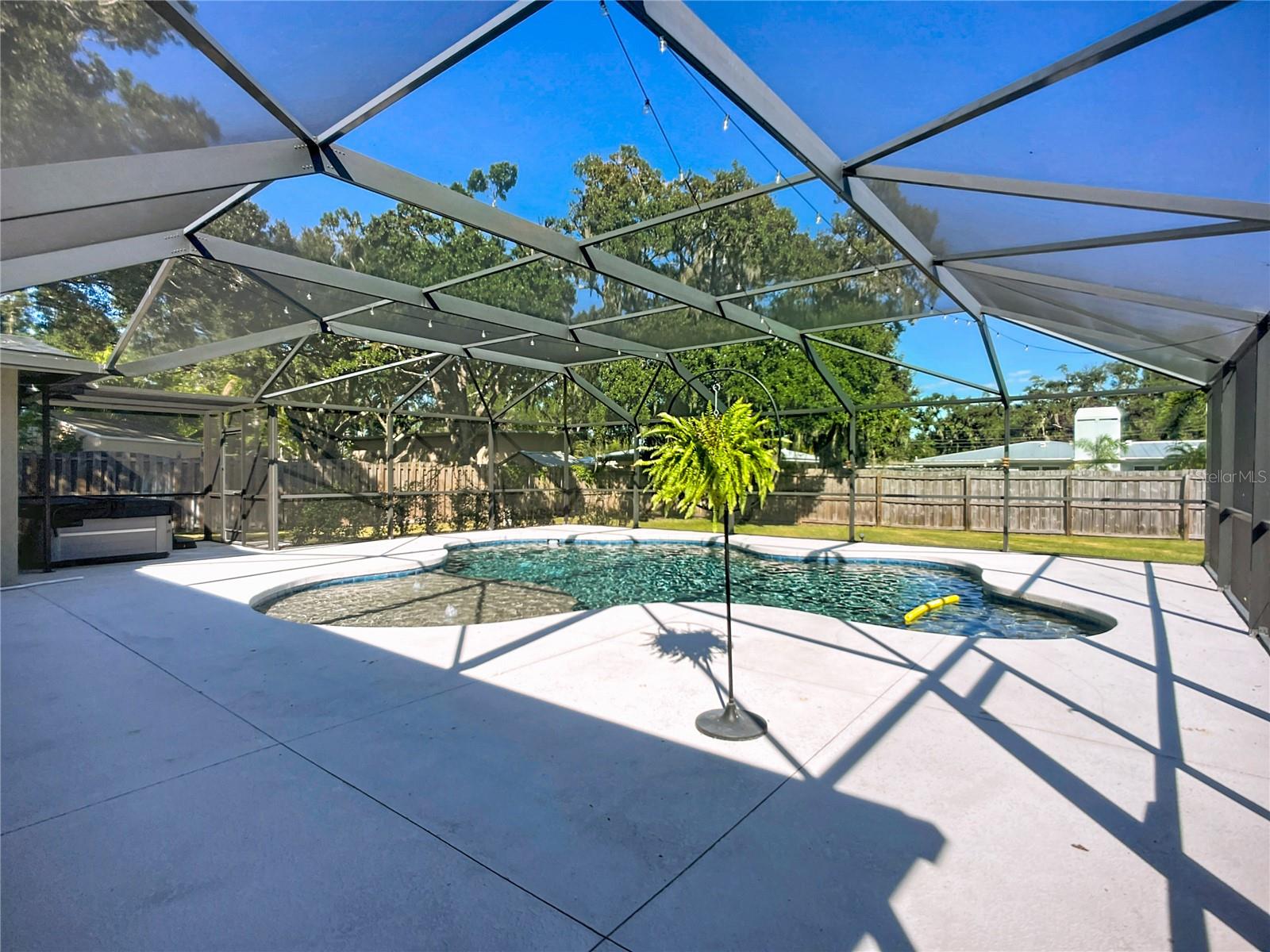 505 E LAKE DR, SARASOTA, FL, 34232