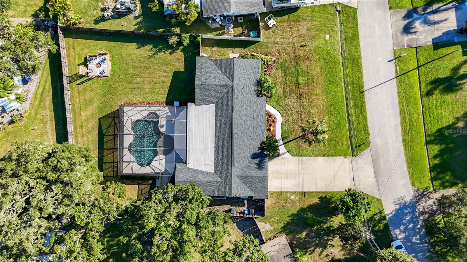 505 E LAKE DR, SARASOTA, FL, 34232