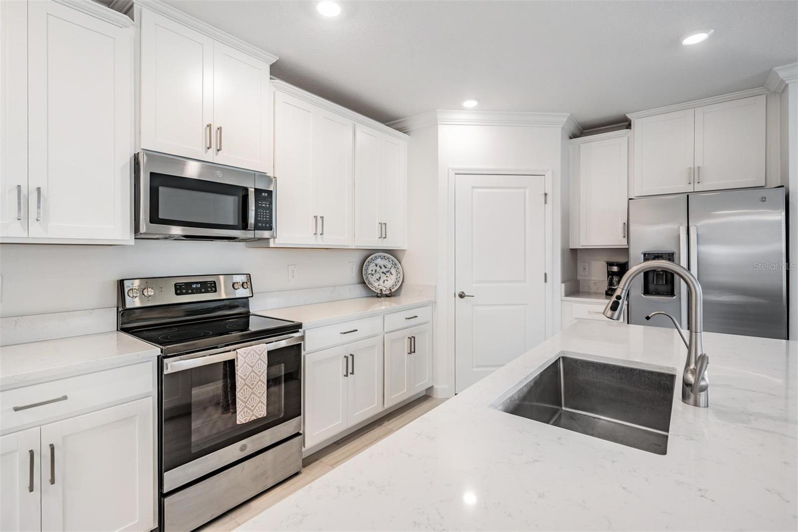 10935 GABLE DIG LOOP, SAN ANTONIO, FL, 33576