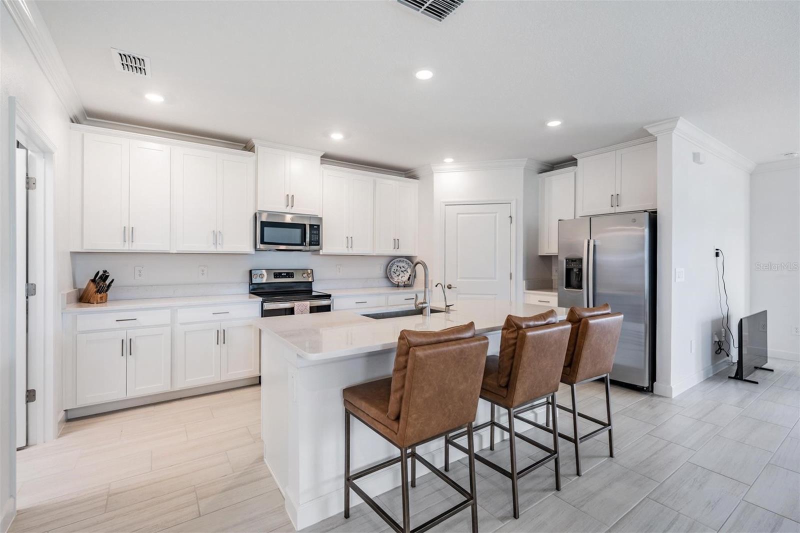 10935 GABLE DIG LOOP, SAN ANTONIO, FL, 33576