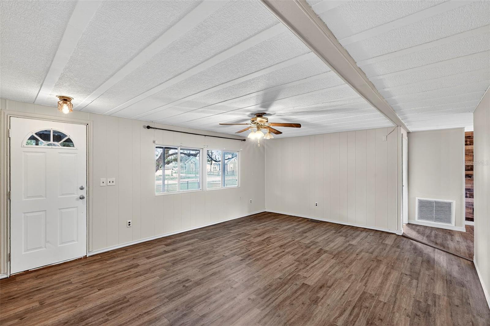 37016 WATERSIDE DR, ZEPHYRHILLS, FL, 33541