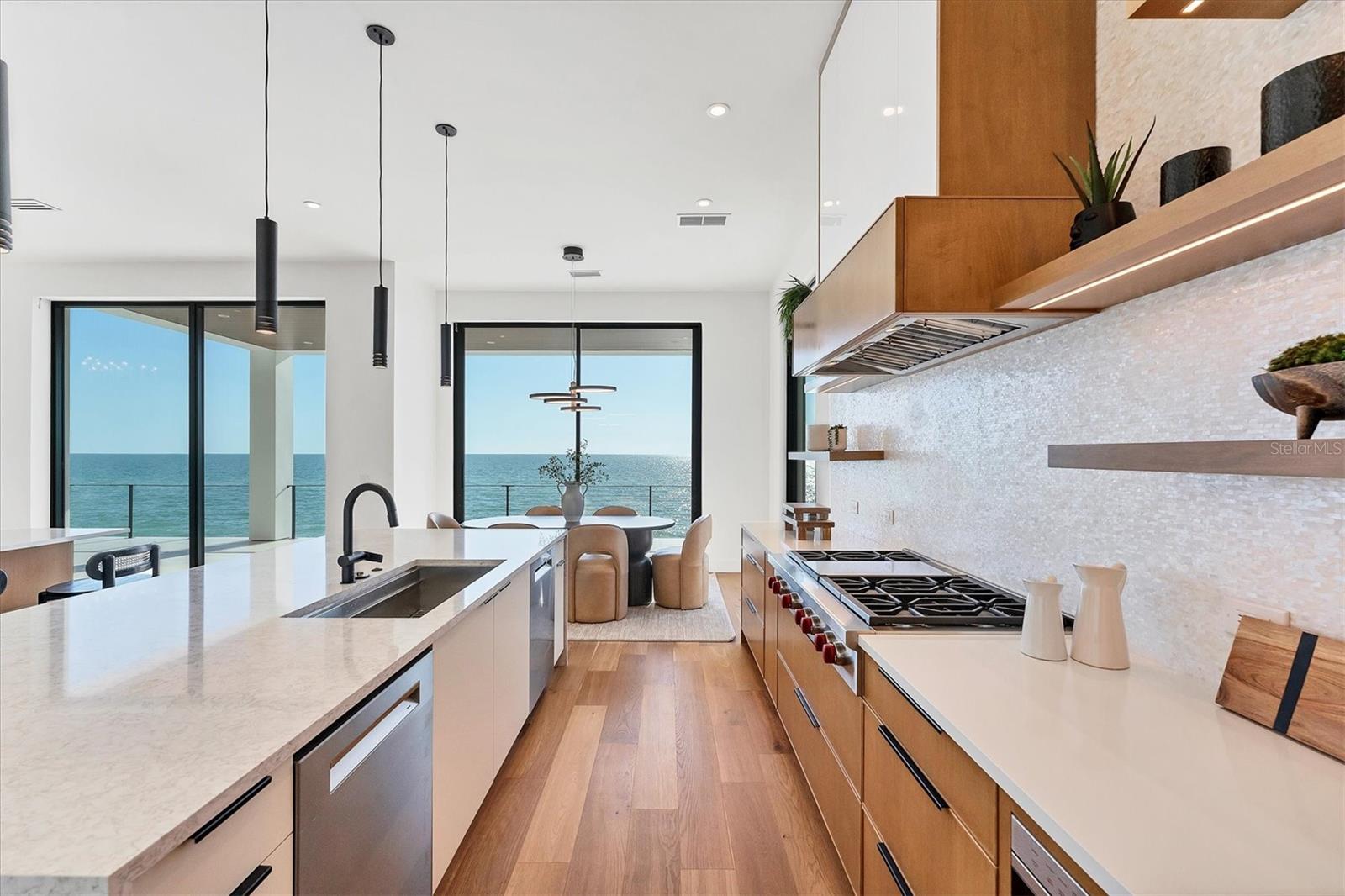 TB8435241 Property Photo