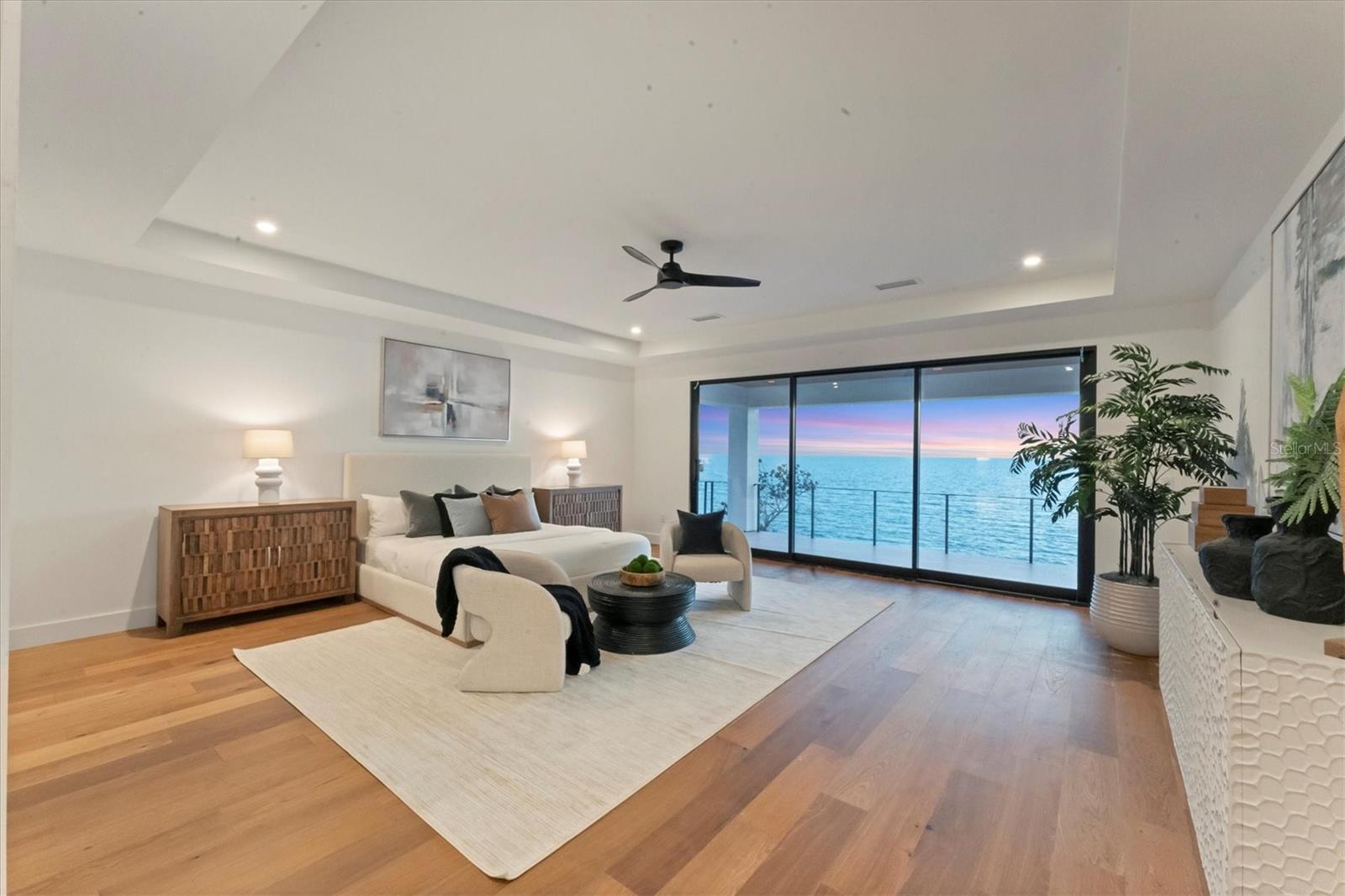 TB8435241 Property Photo