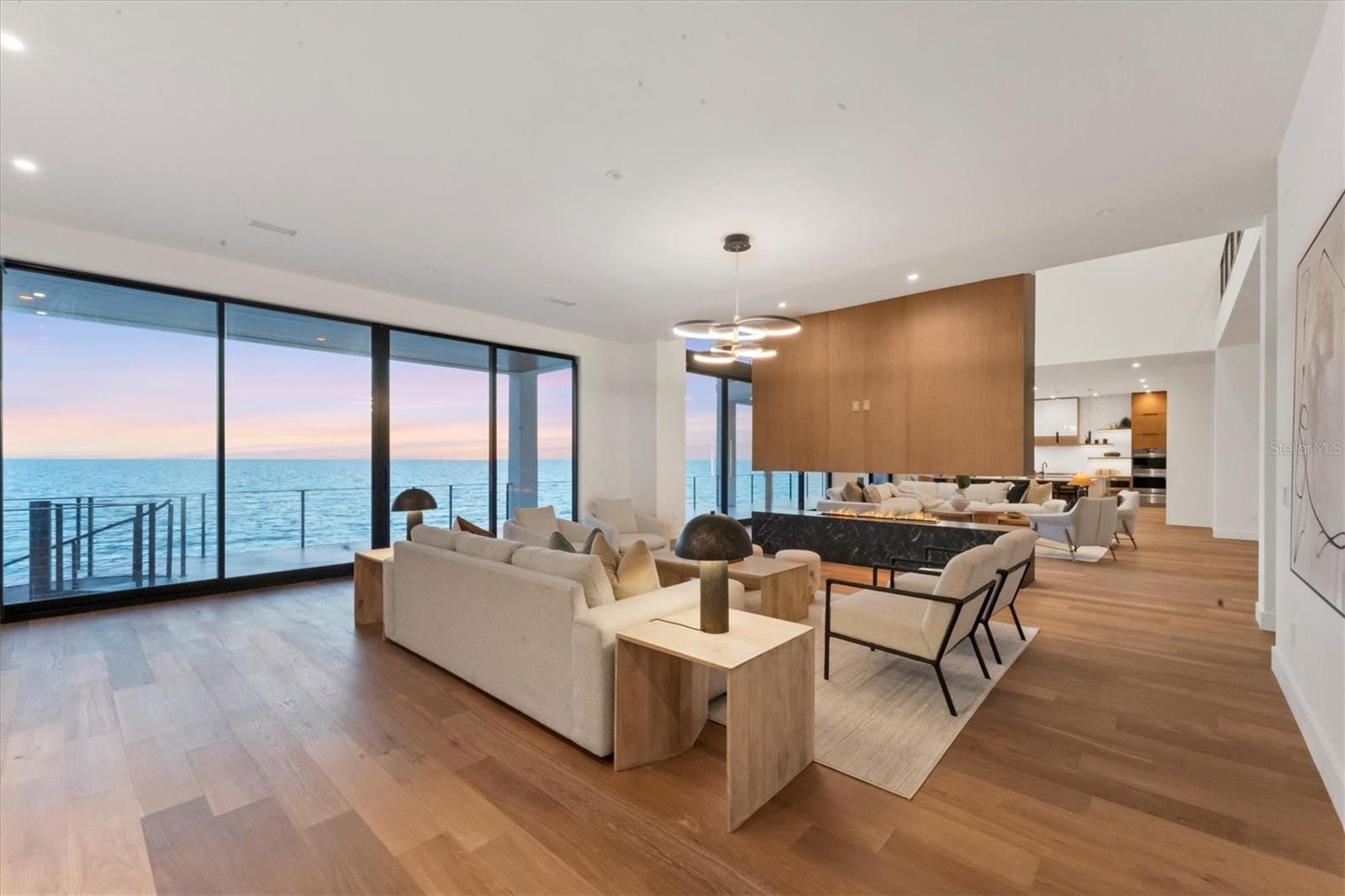 TB8435241 Property Photo