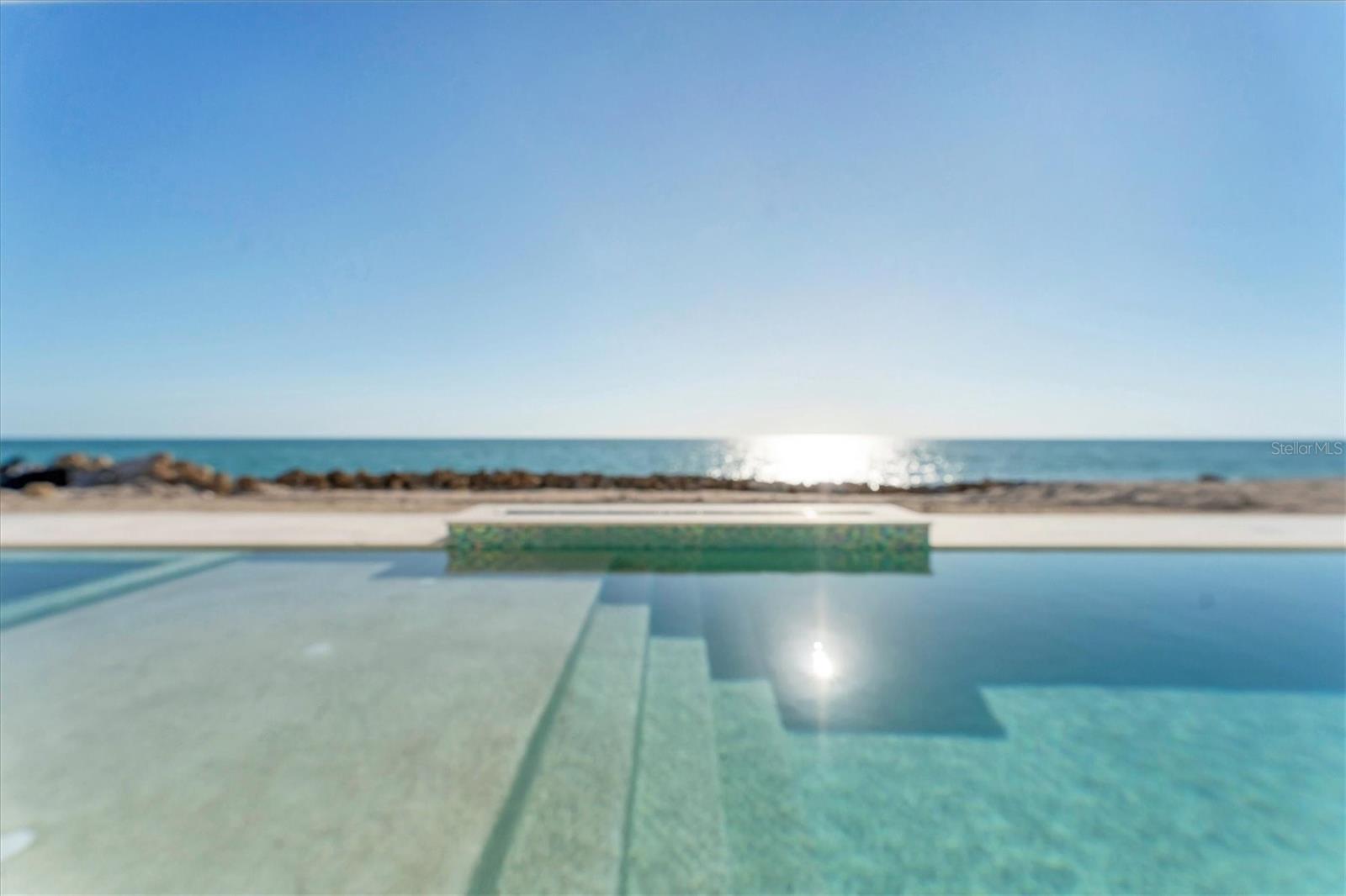 TB8435241 Property Photo