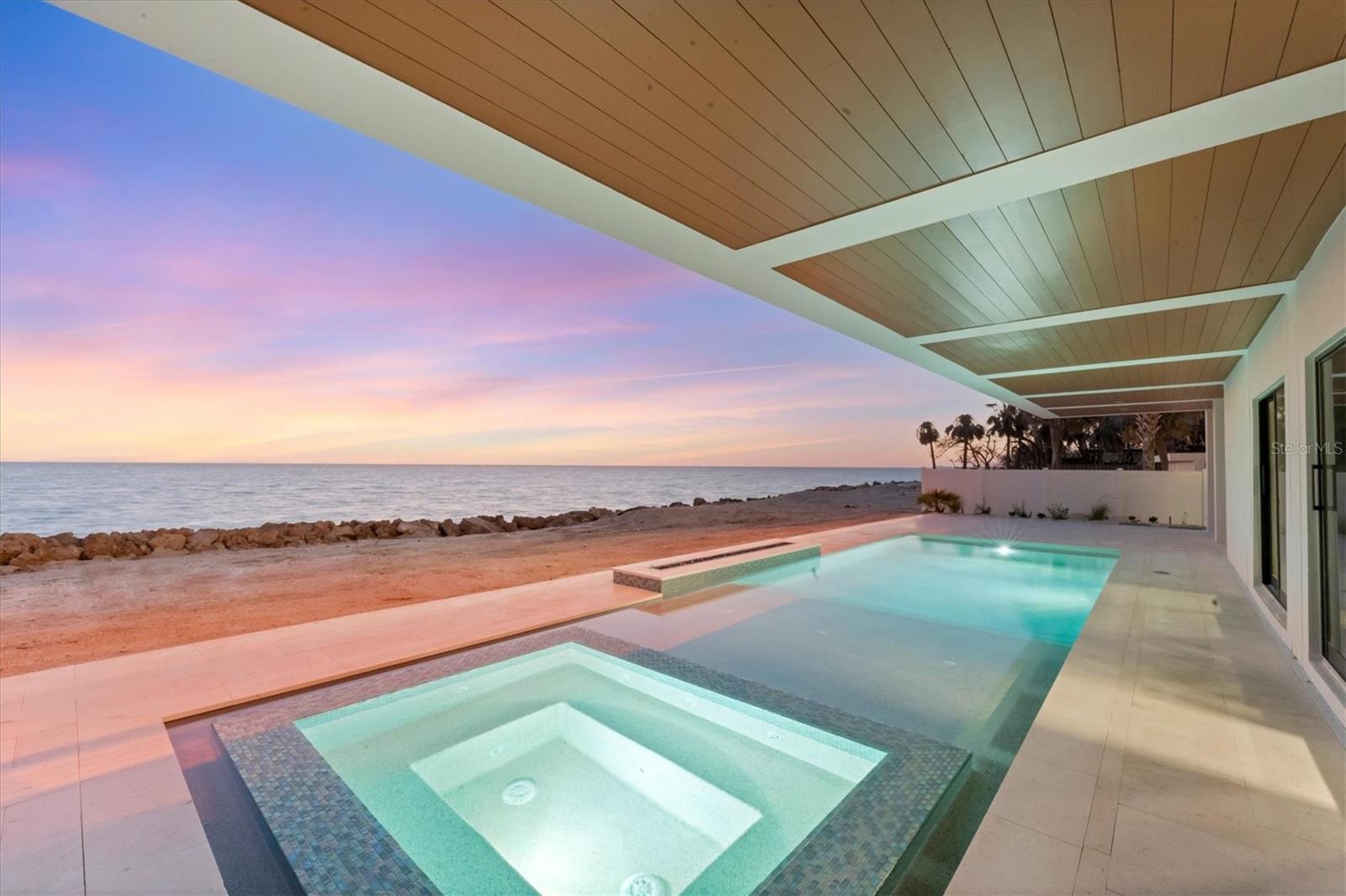 TB8435241 Property Photo