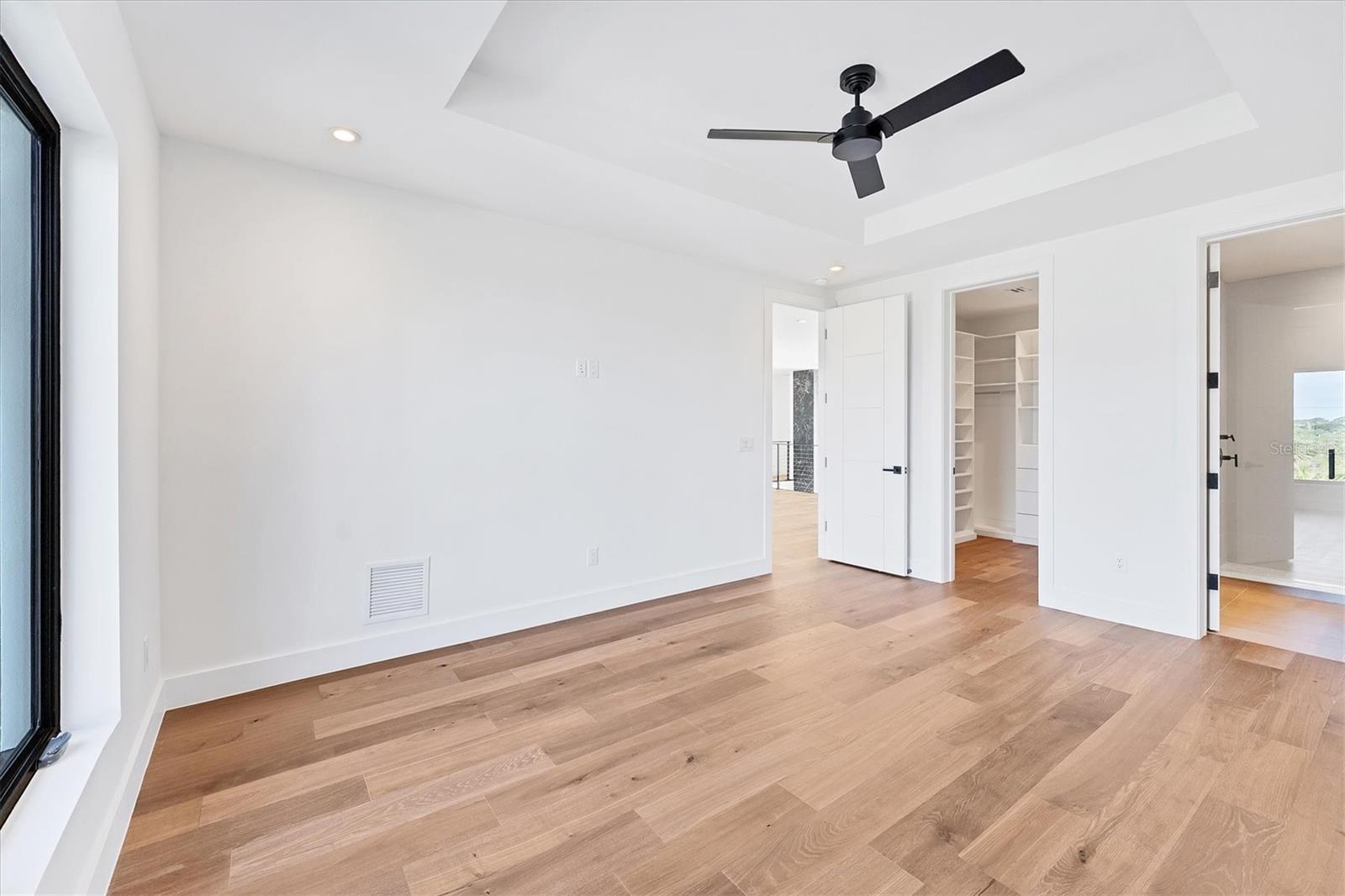 TB8435241 Property Photo