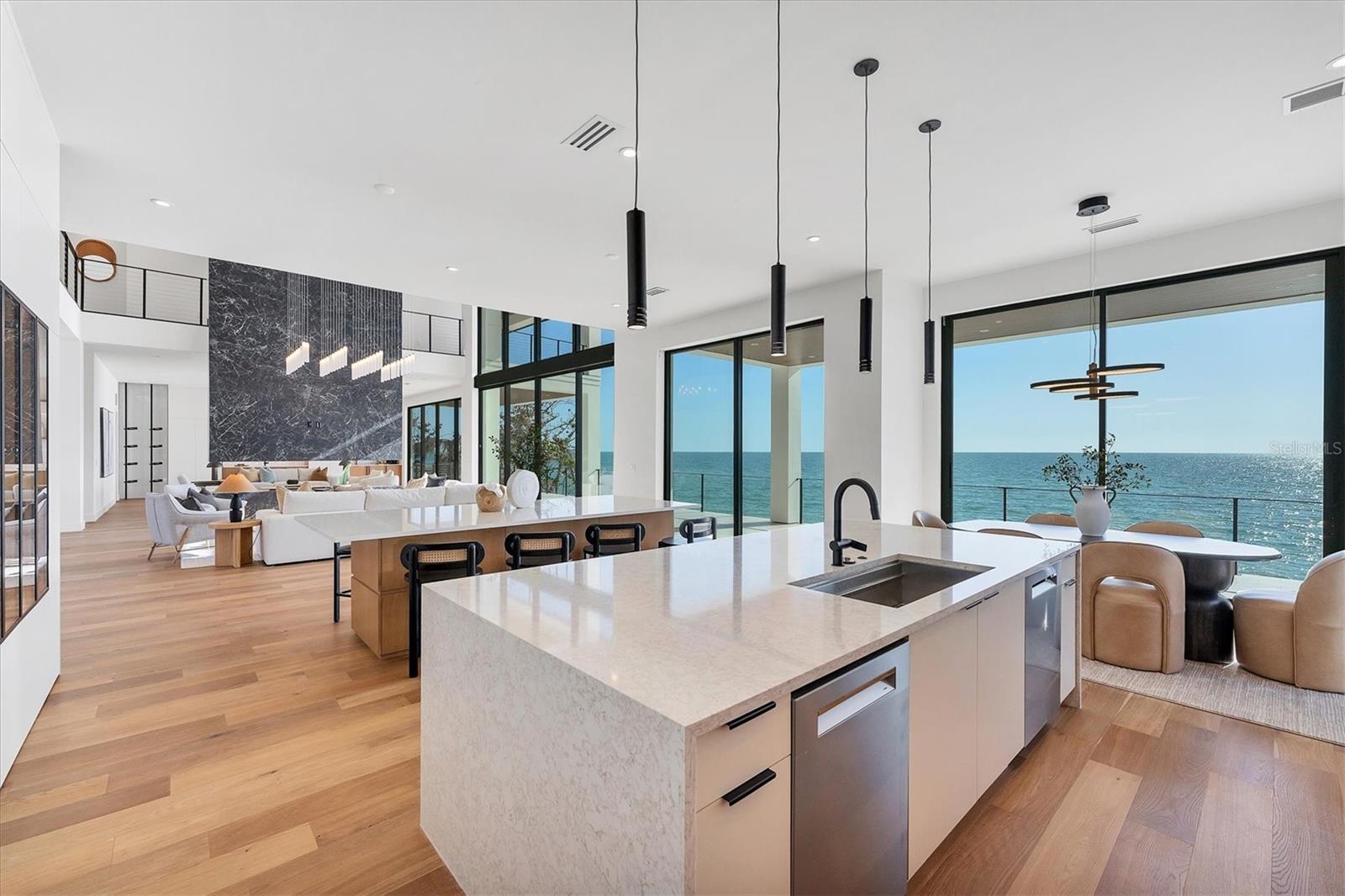 TB8435241 Property Photo