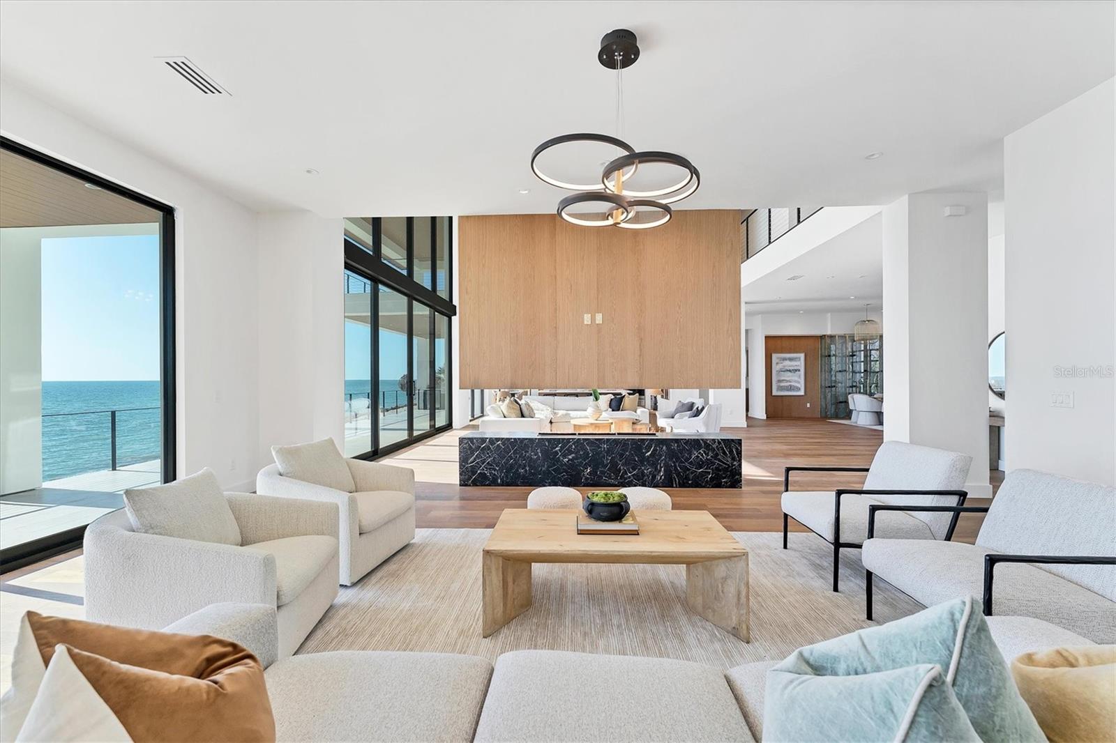 TB8435241 Property Photo