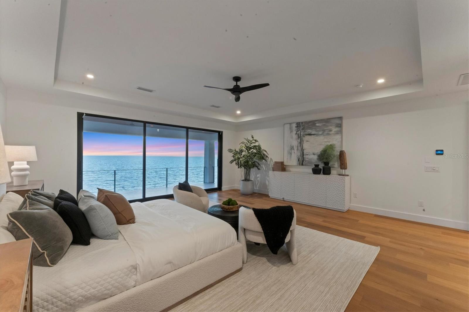 TB8435241 Property Photo