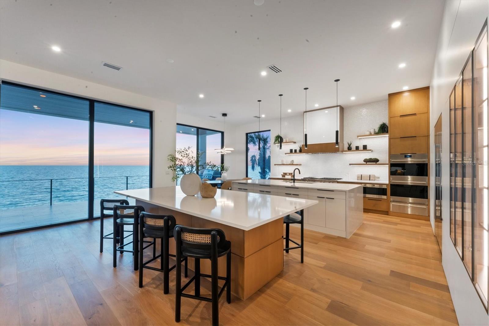 TB8435241 Property Photo