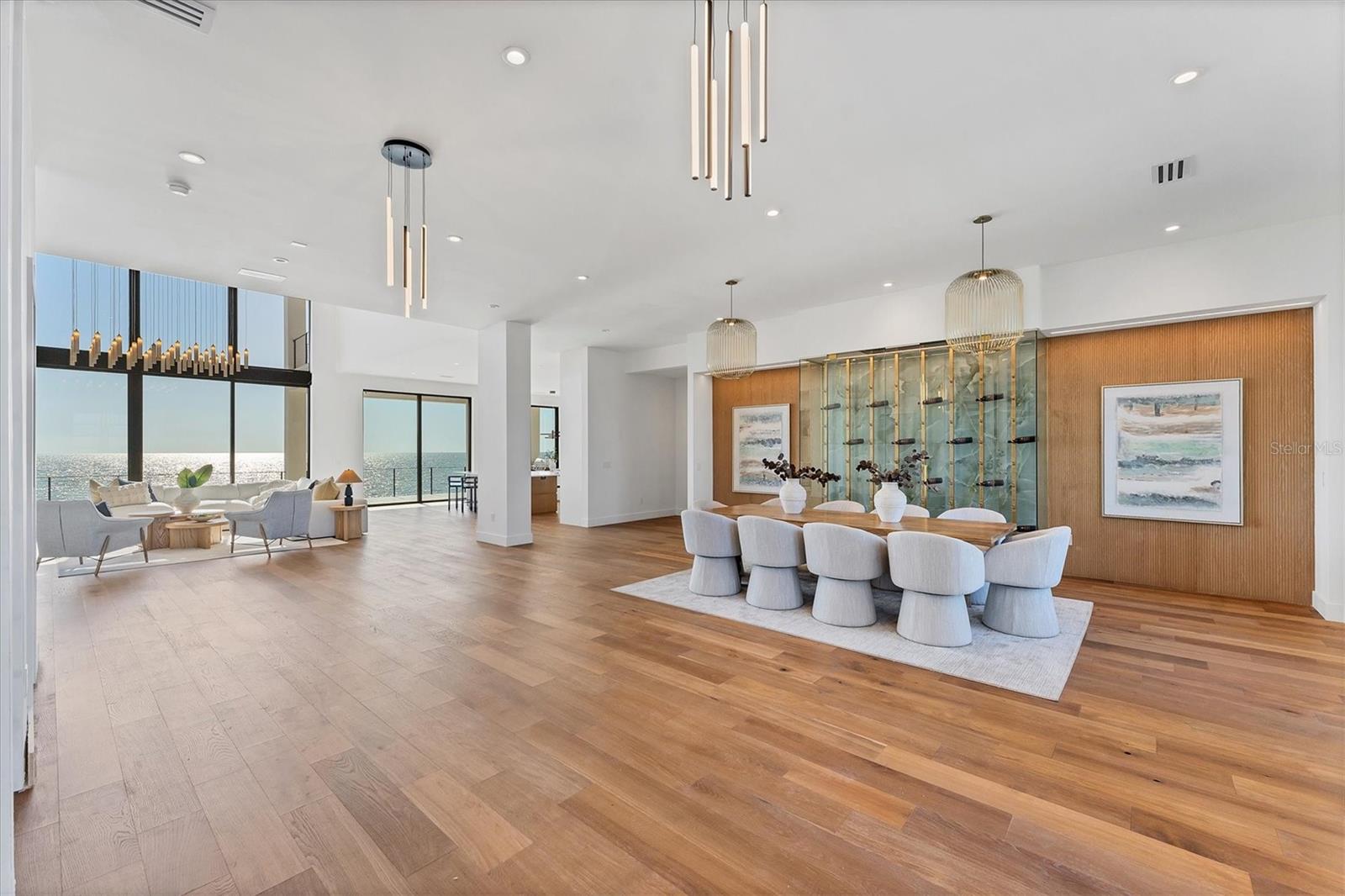 TB8435241 Property Photo