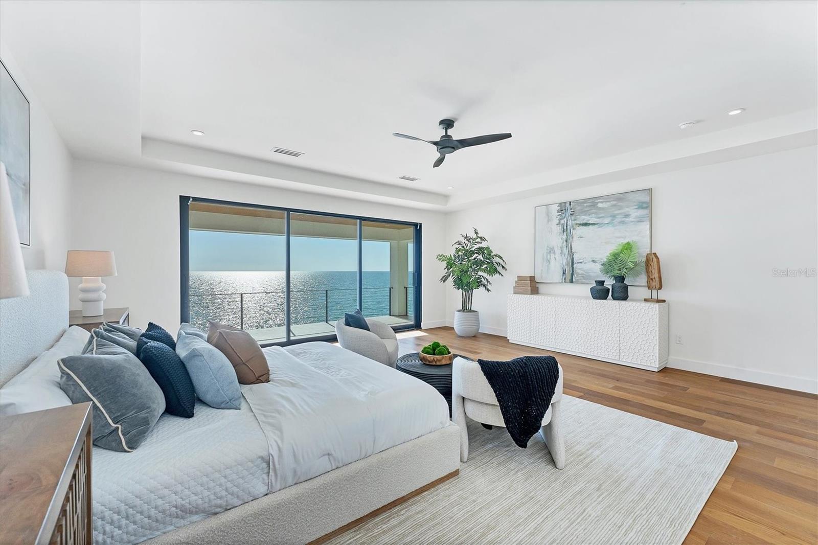 TB8435241 Property Photo