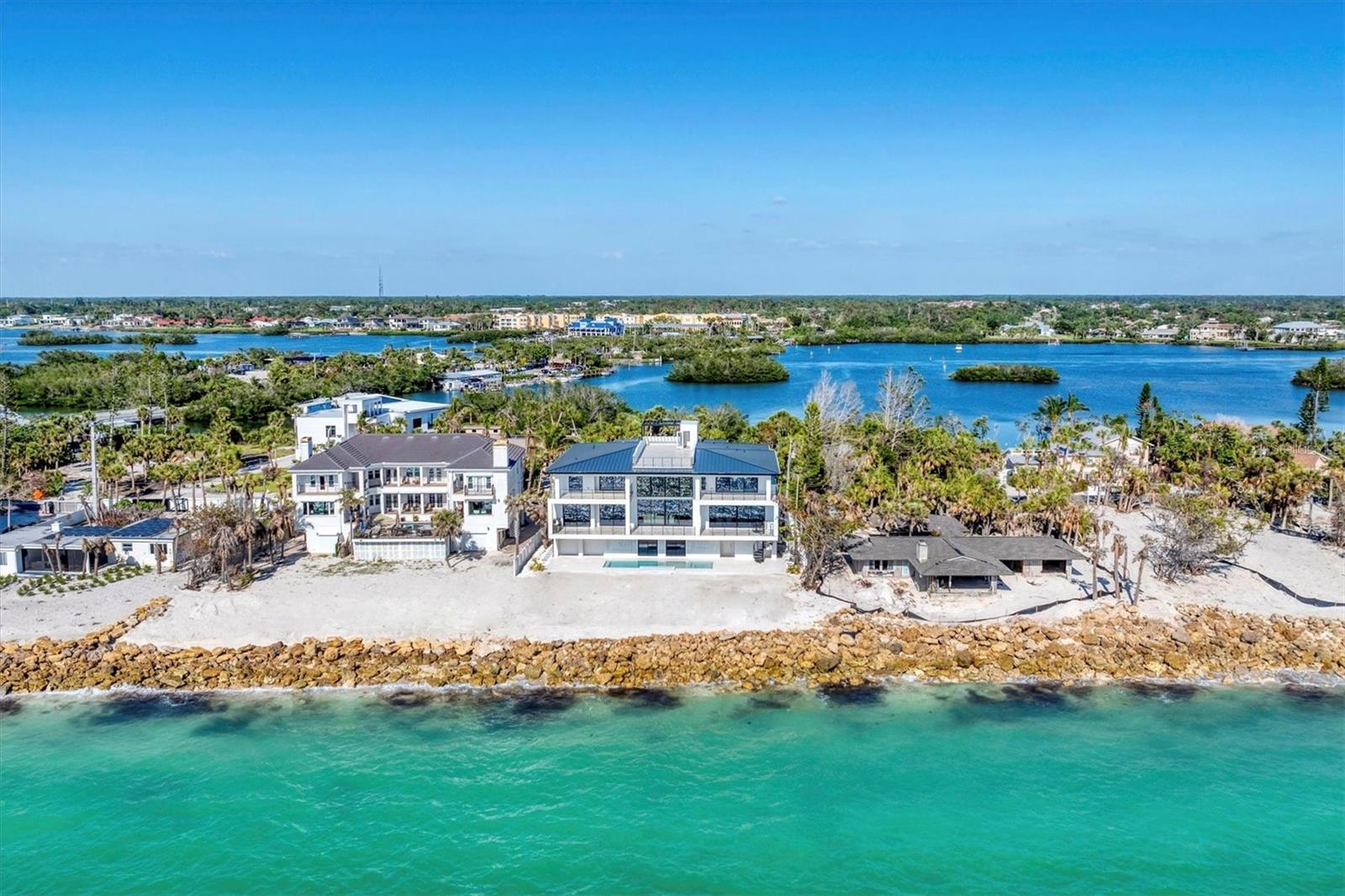 TB8435241 Property Photo