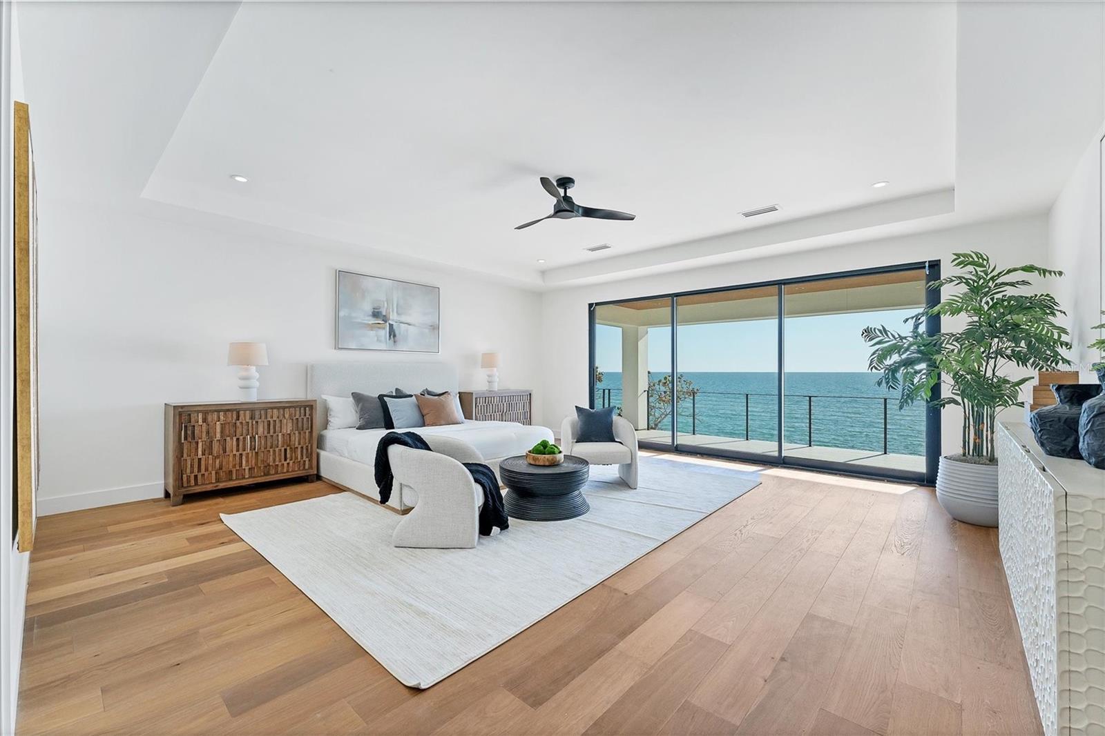 TB8435241 Property Photo