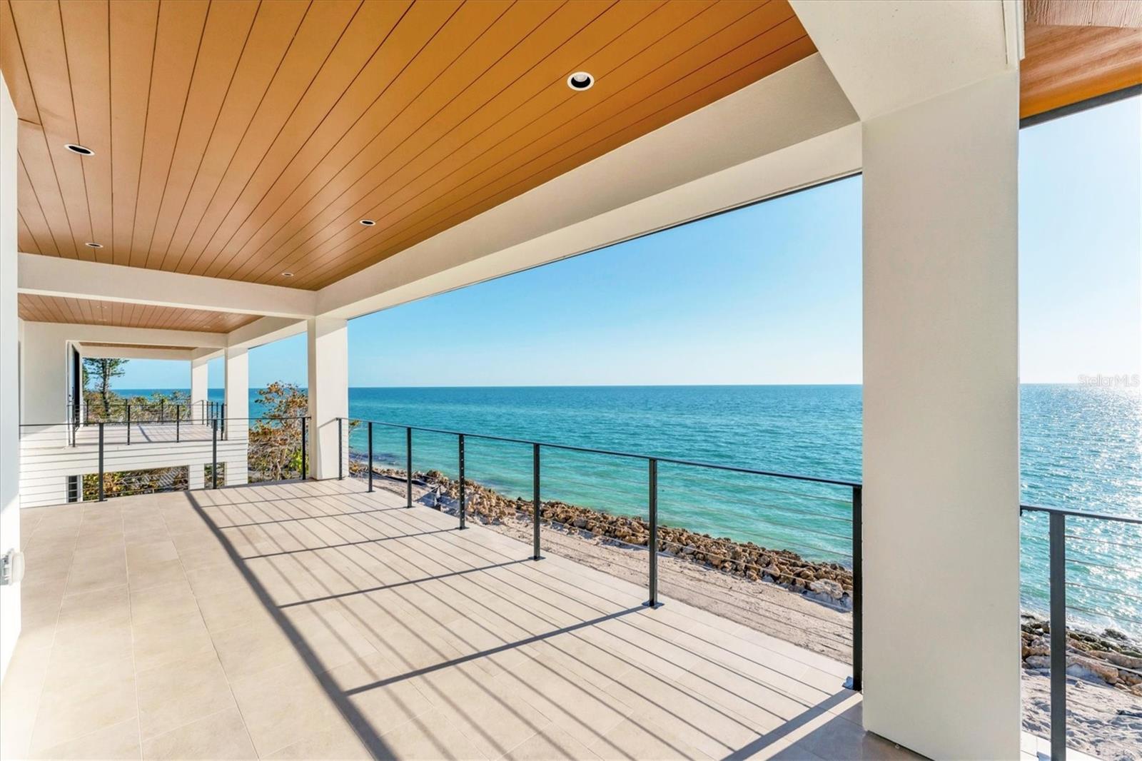 TB8435241 Property Photo