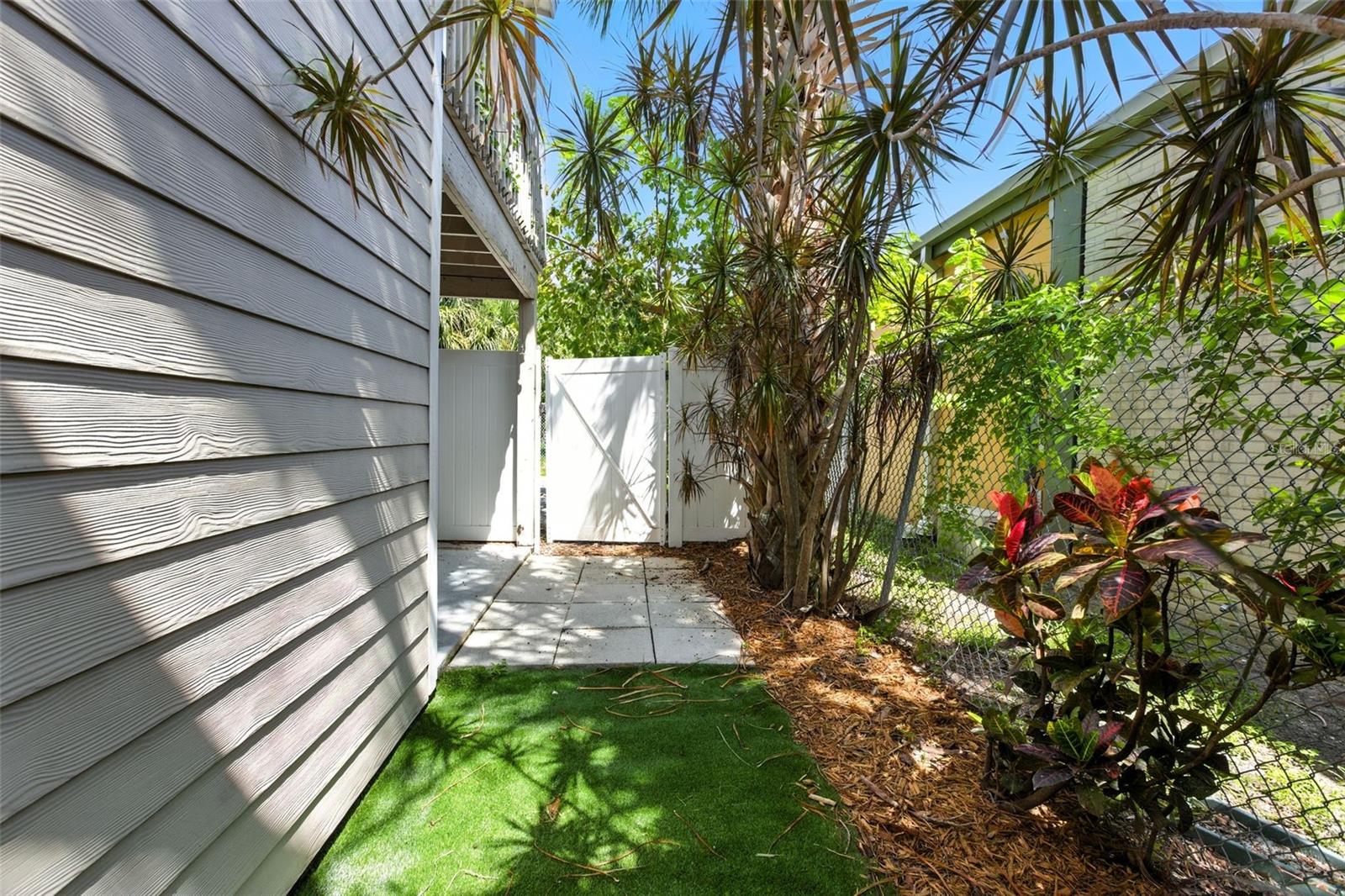 408 and 410 S TAMPANIA, TAMPA, FL, 33609