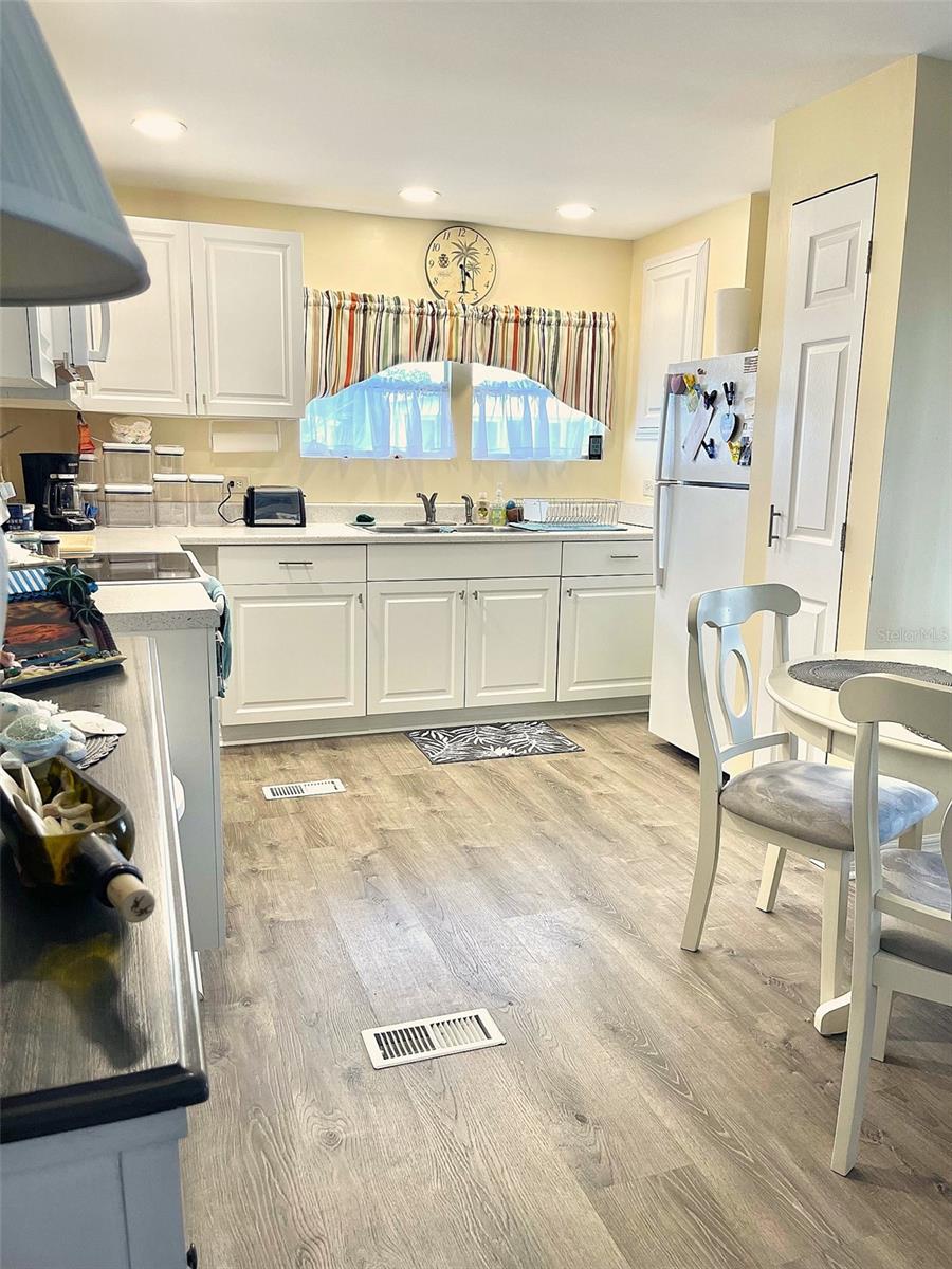 TB8435269 Property Photo