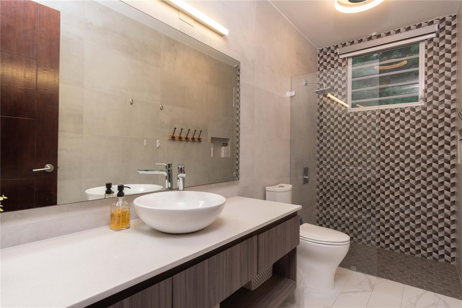 PR9116534 Property Photo