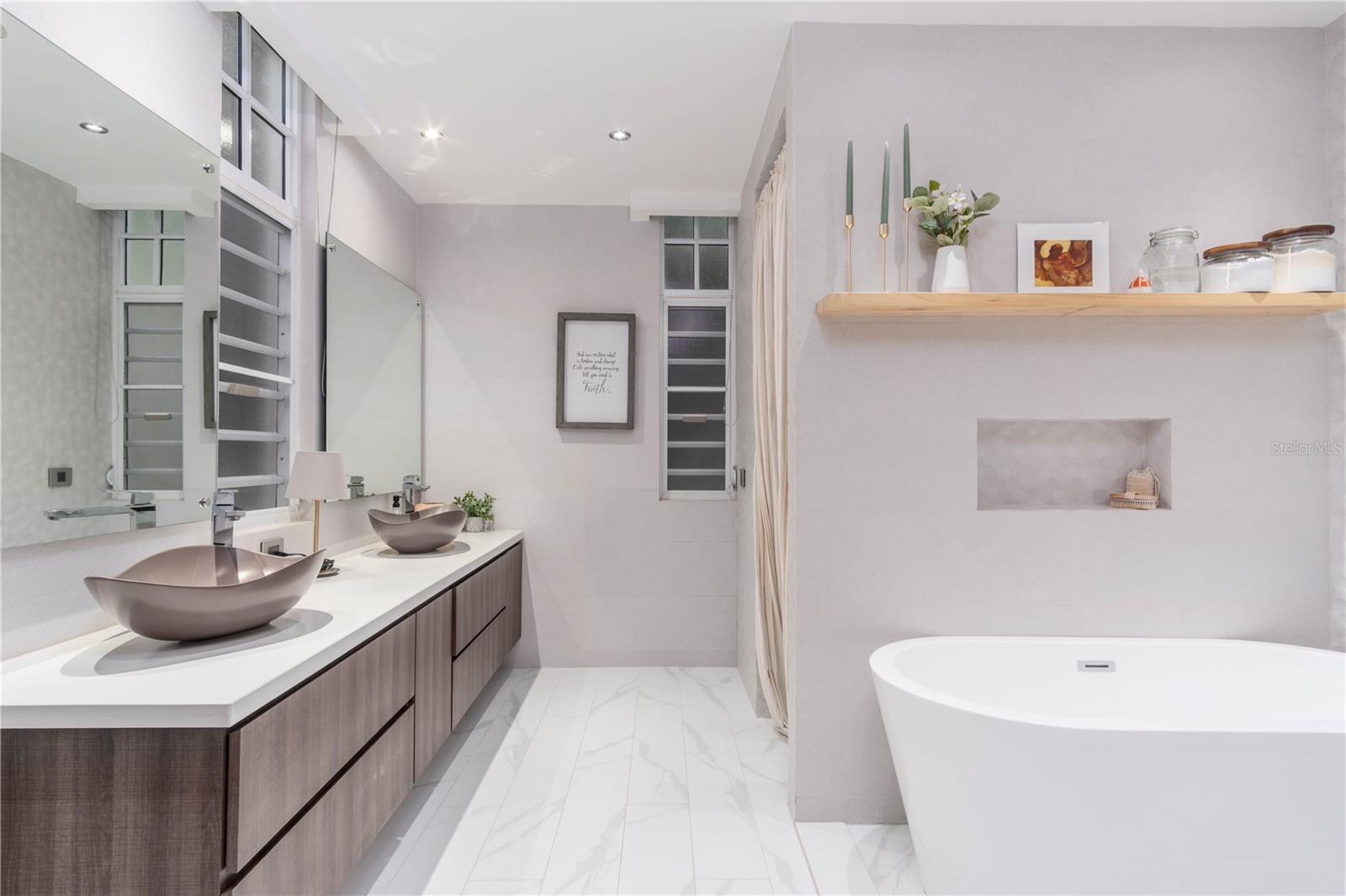 PR9116534 Property Photo