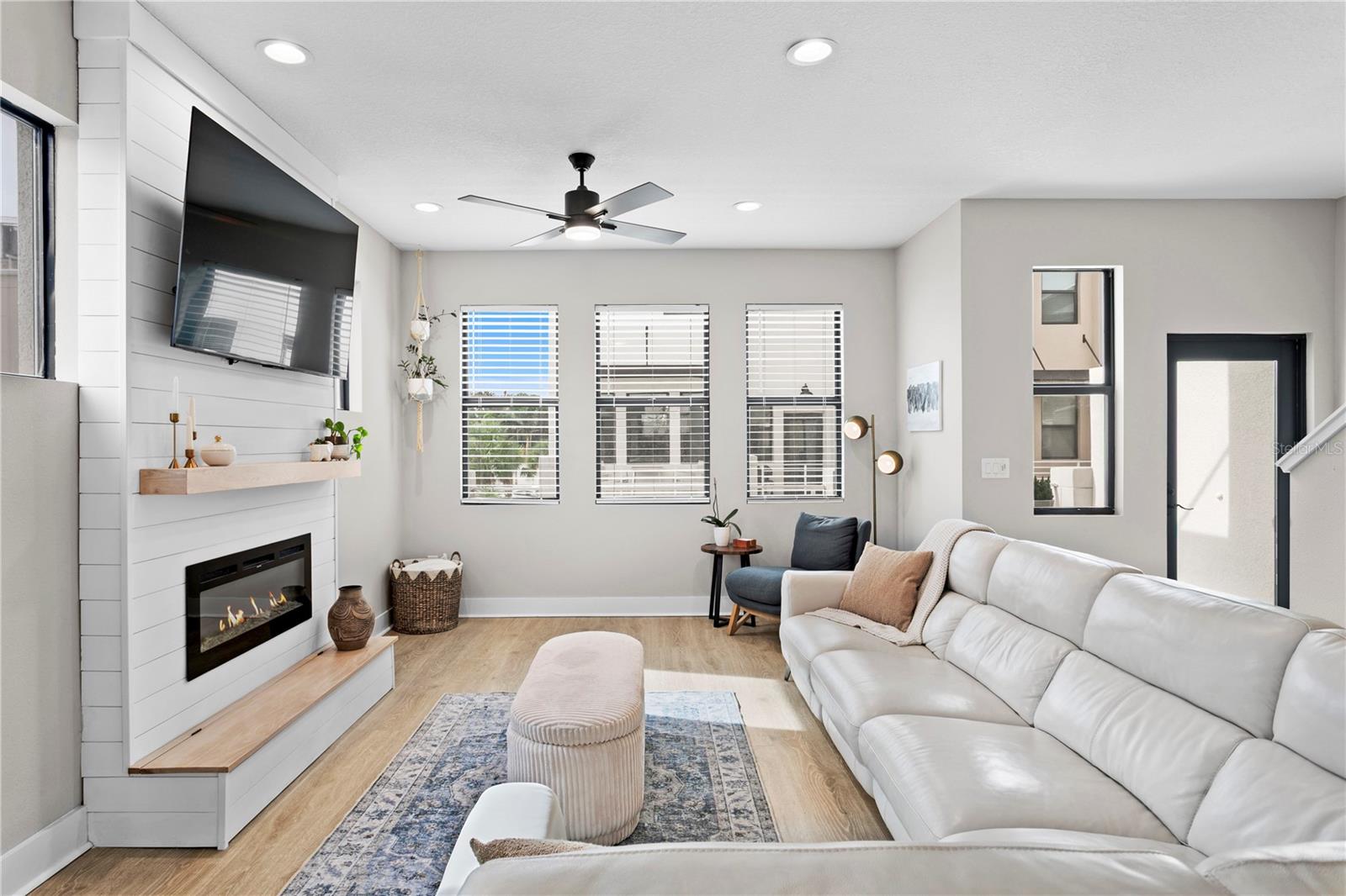 2560 12TH TER N, ST PETERSBURG, FL, 33713