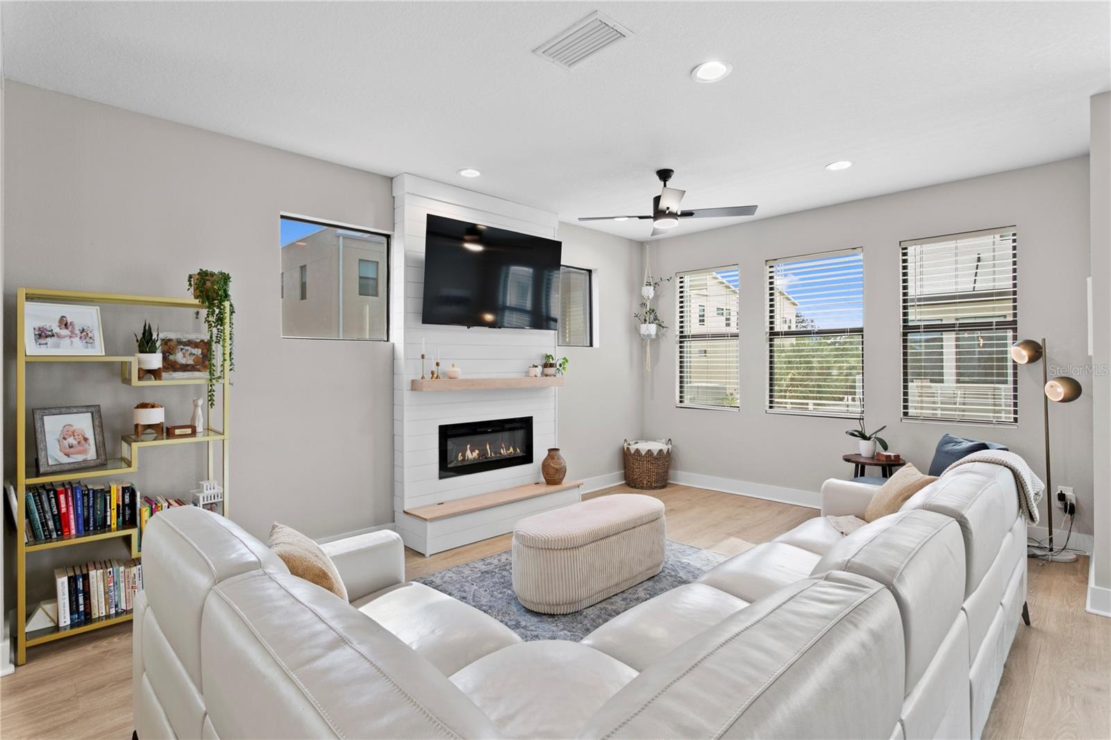 2560 12TH TER N, ST PETERSBURG, FL, 33713