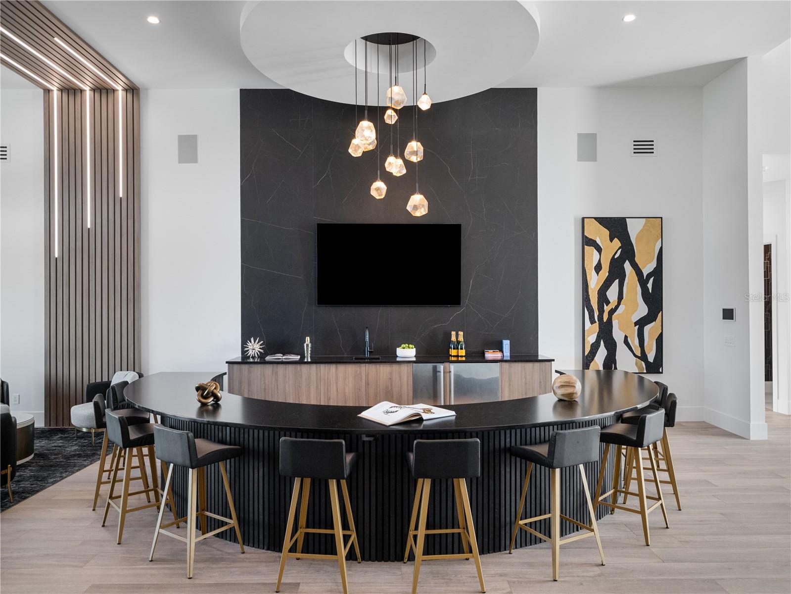 O6350383 Property Photo