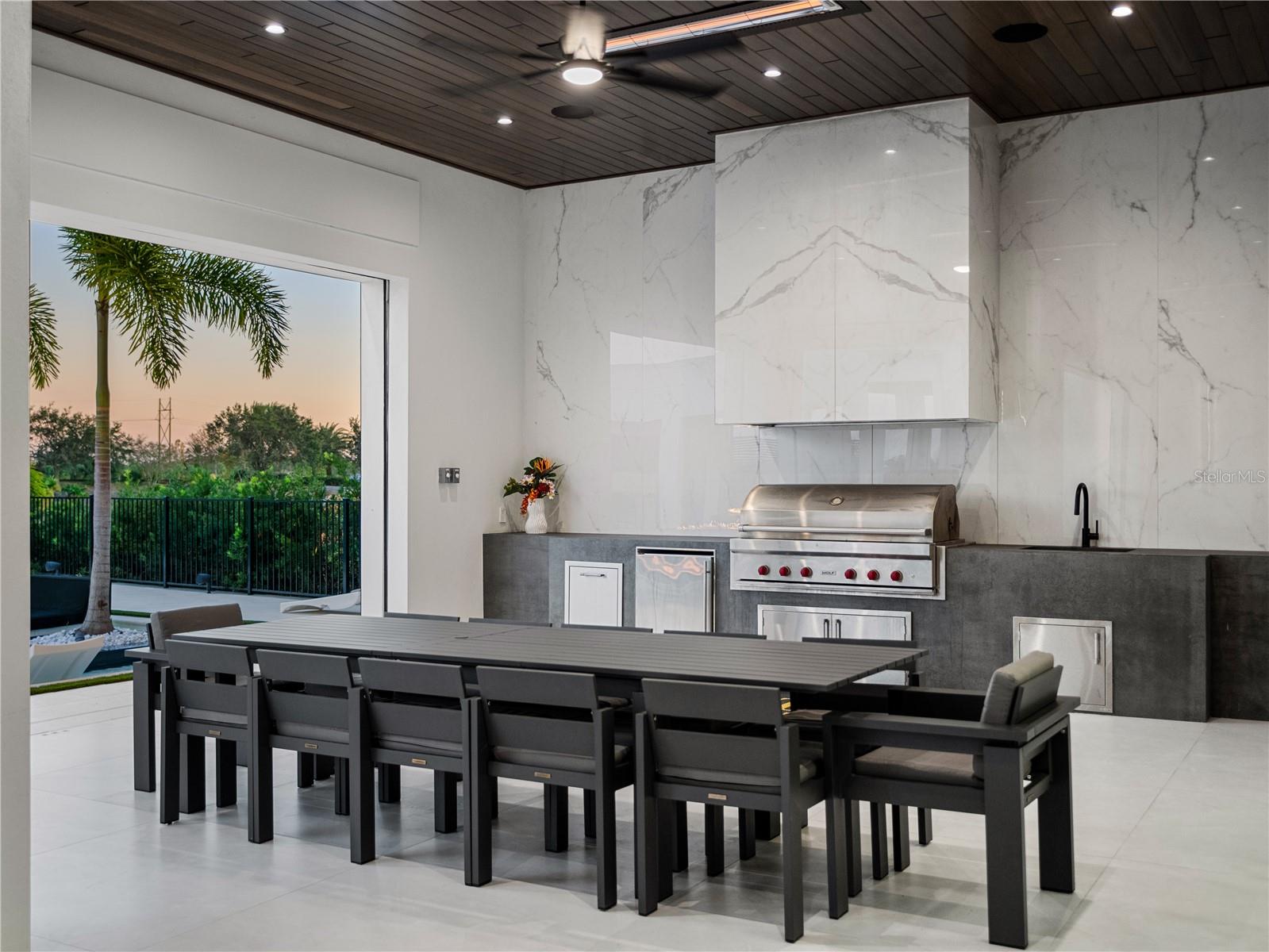 O6350383 Property Photo