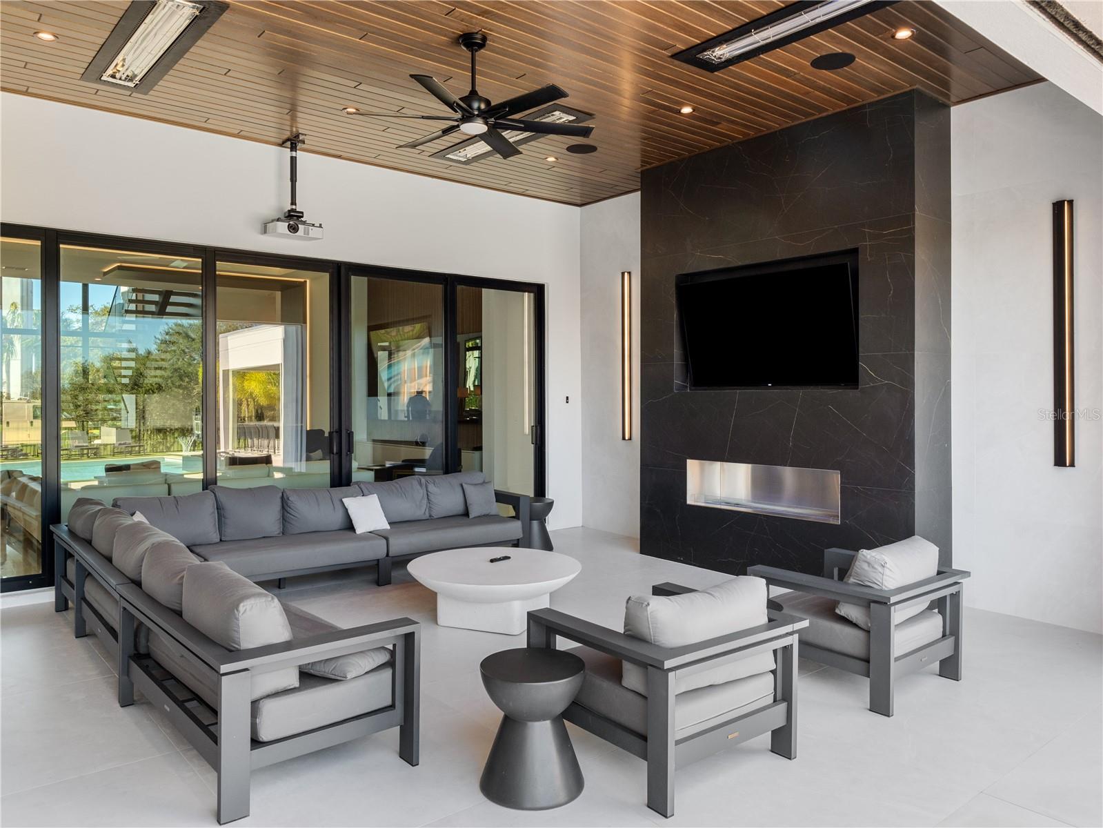 O6350383 Property Photo