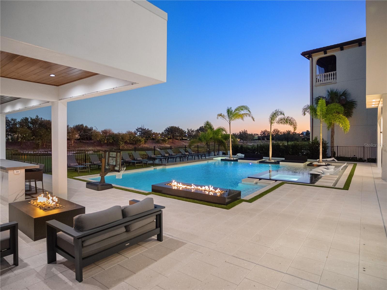 O6350383 Property Photo