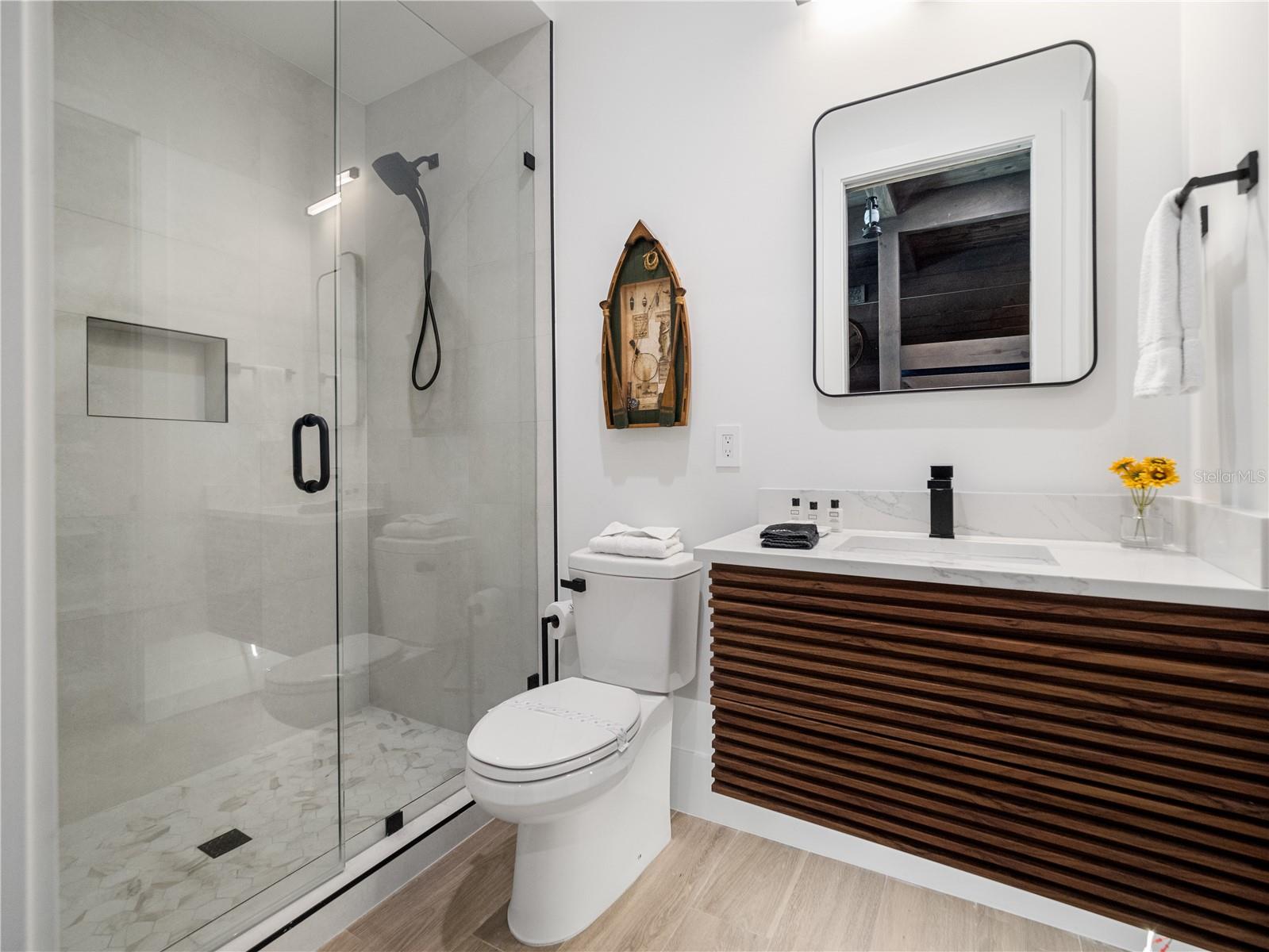 O6350383 Property Photo