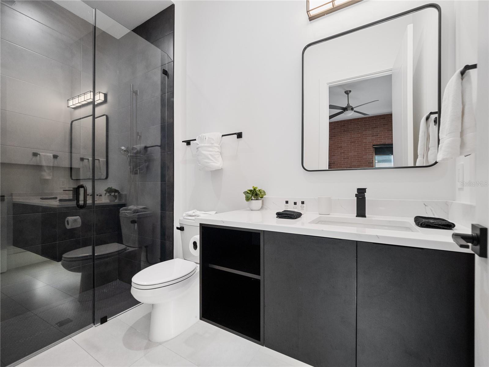 O6350383 Property Photo