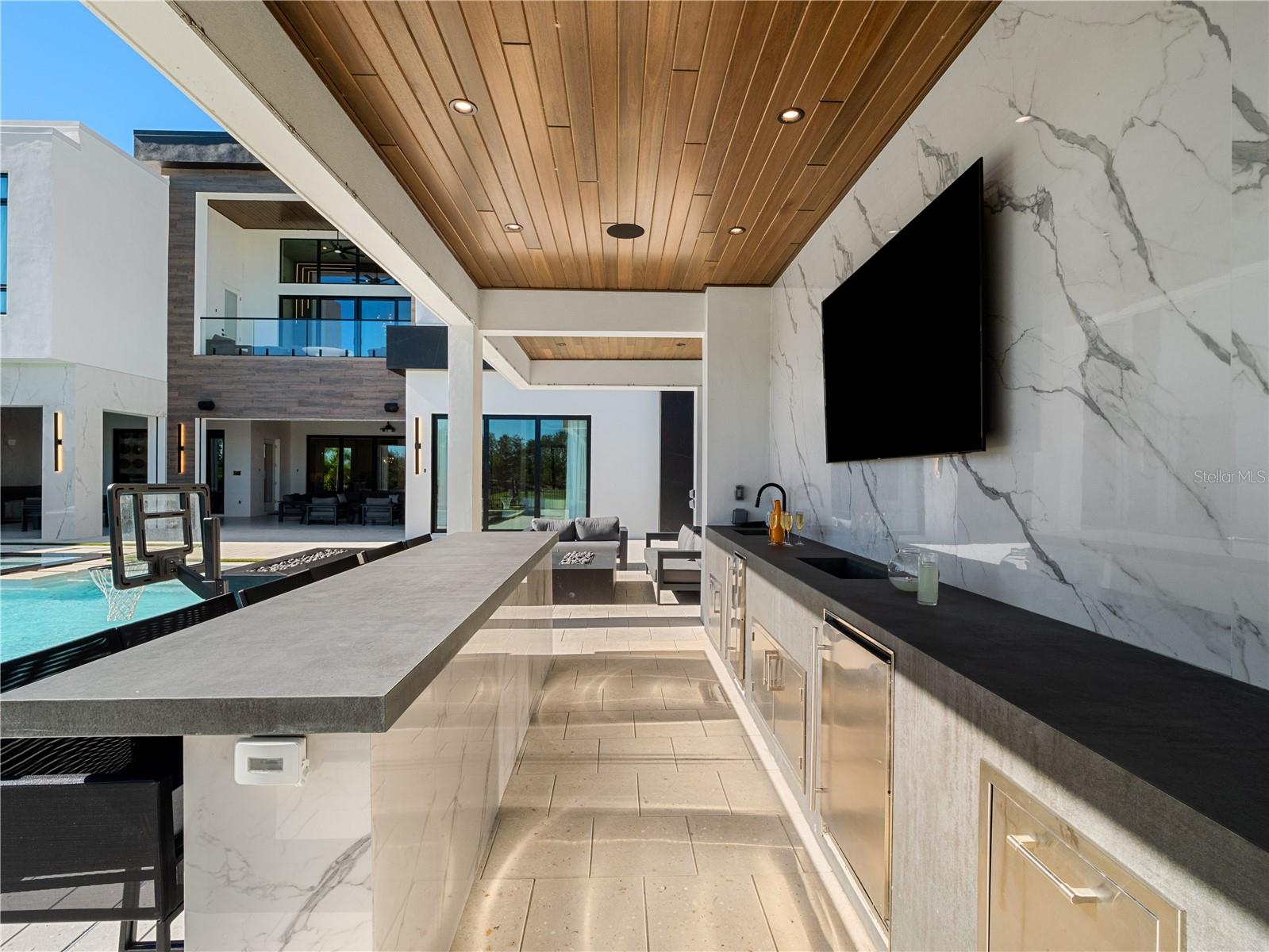 O6350383 Property Photo