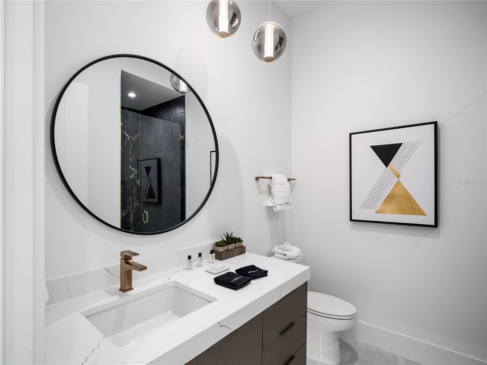 O6350383 Property Photo