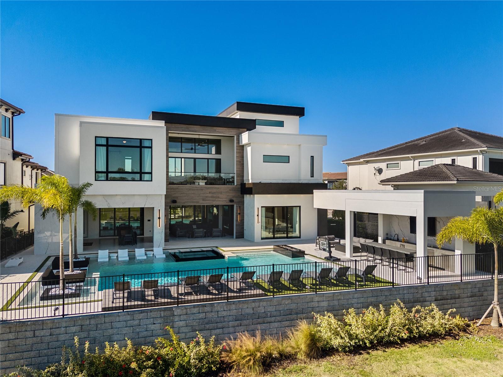 O6350383 Property Photo