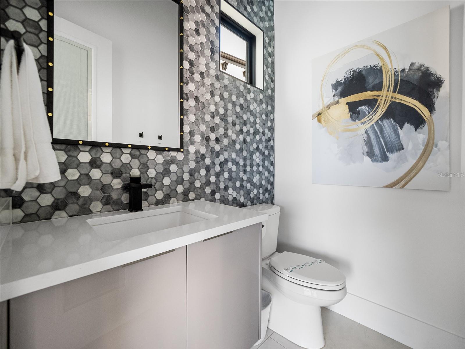 O6350383 Property Photo