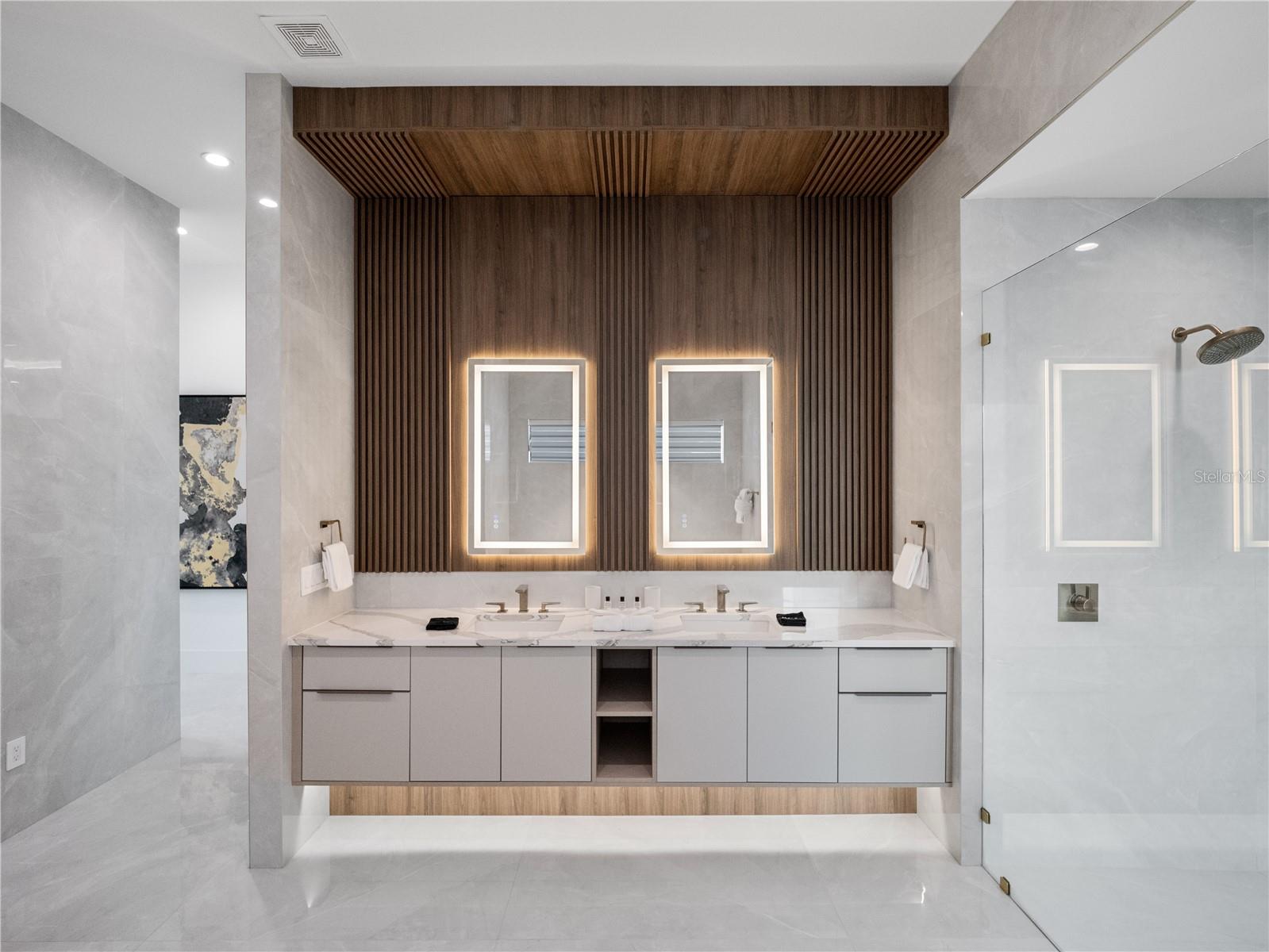 O6350383 Property Photo