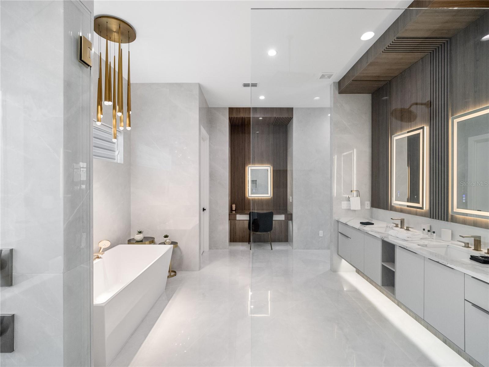 O6350383 Property Photo