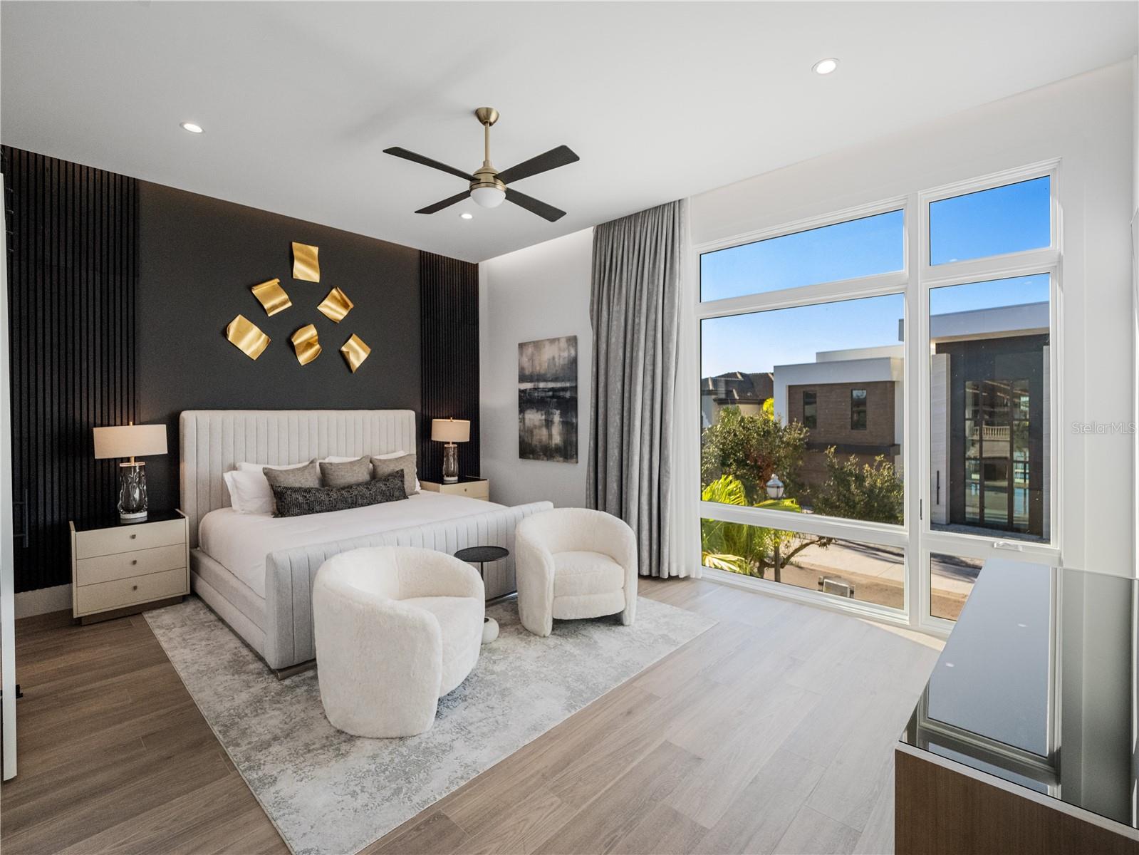 O6350383 Property Photo