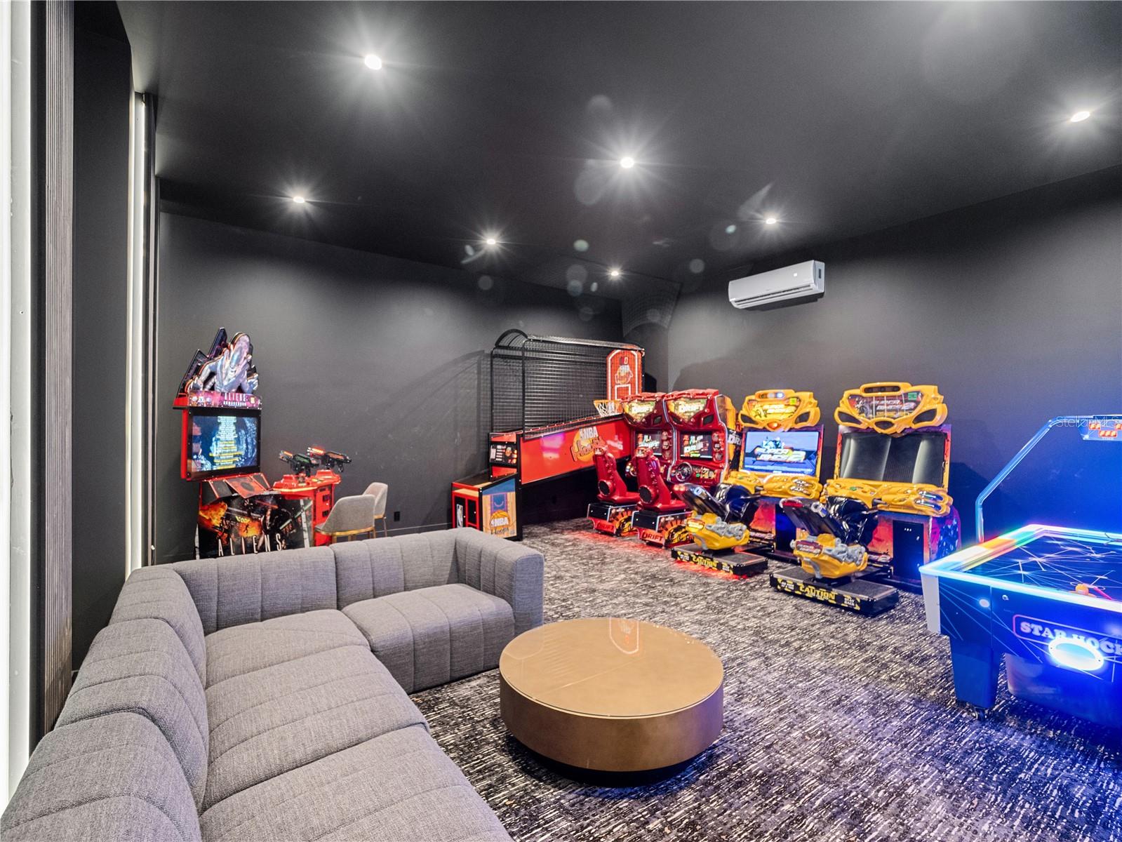 O6350383 Property Photo