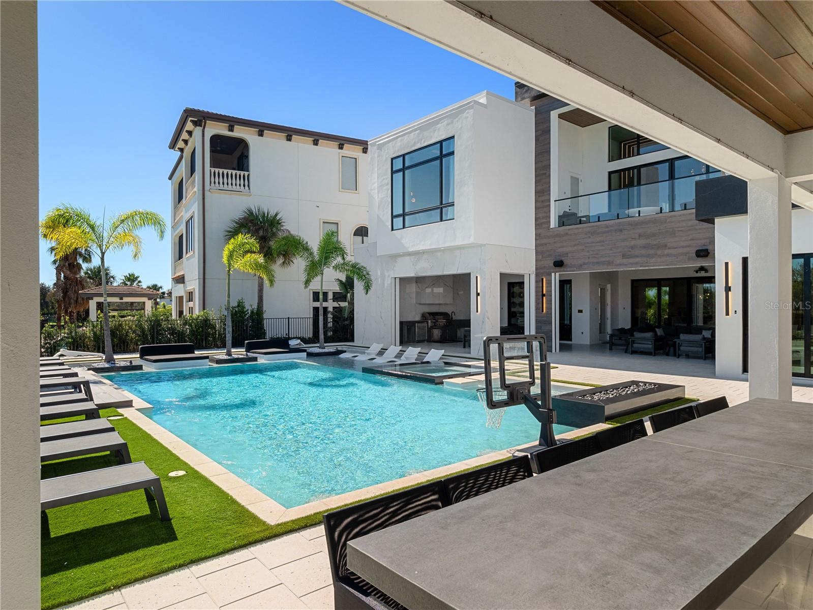 O6350383 Property Photo