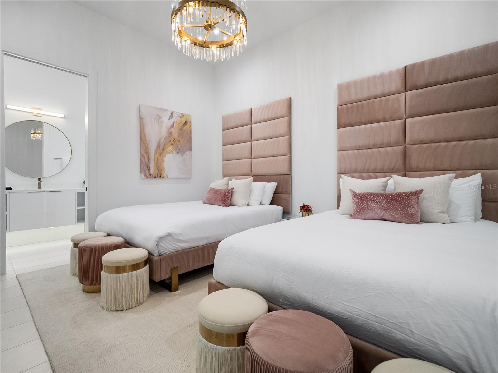 O6350383 Property Photo