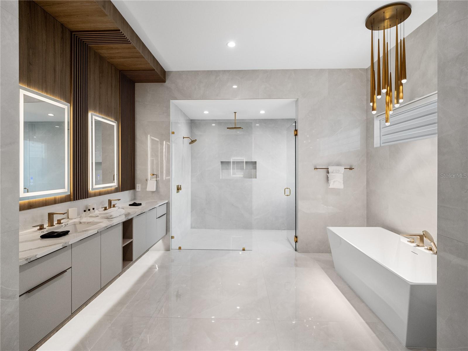 O6350383 Property Photo