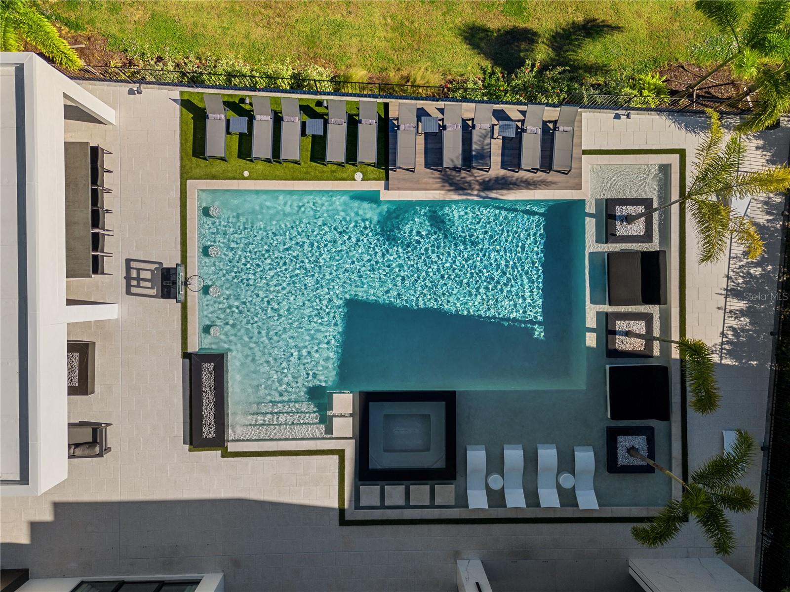 O6350383 Property Photo